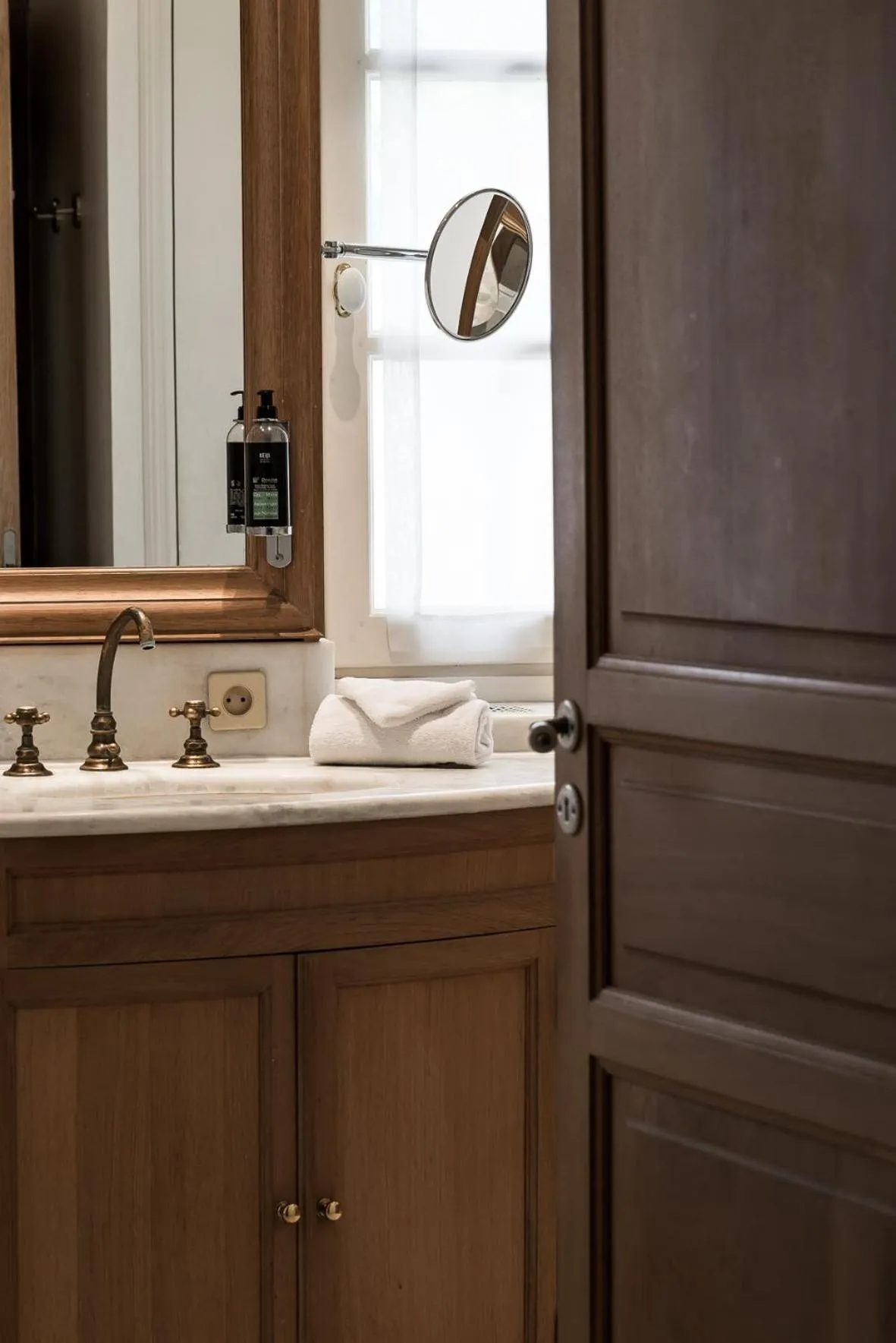 Property building in Hôtel la Magnaneraie