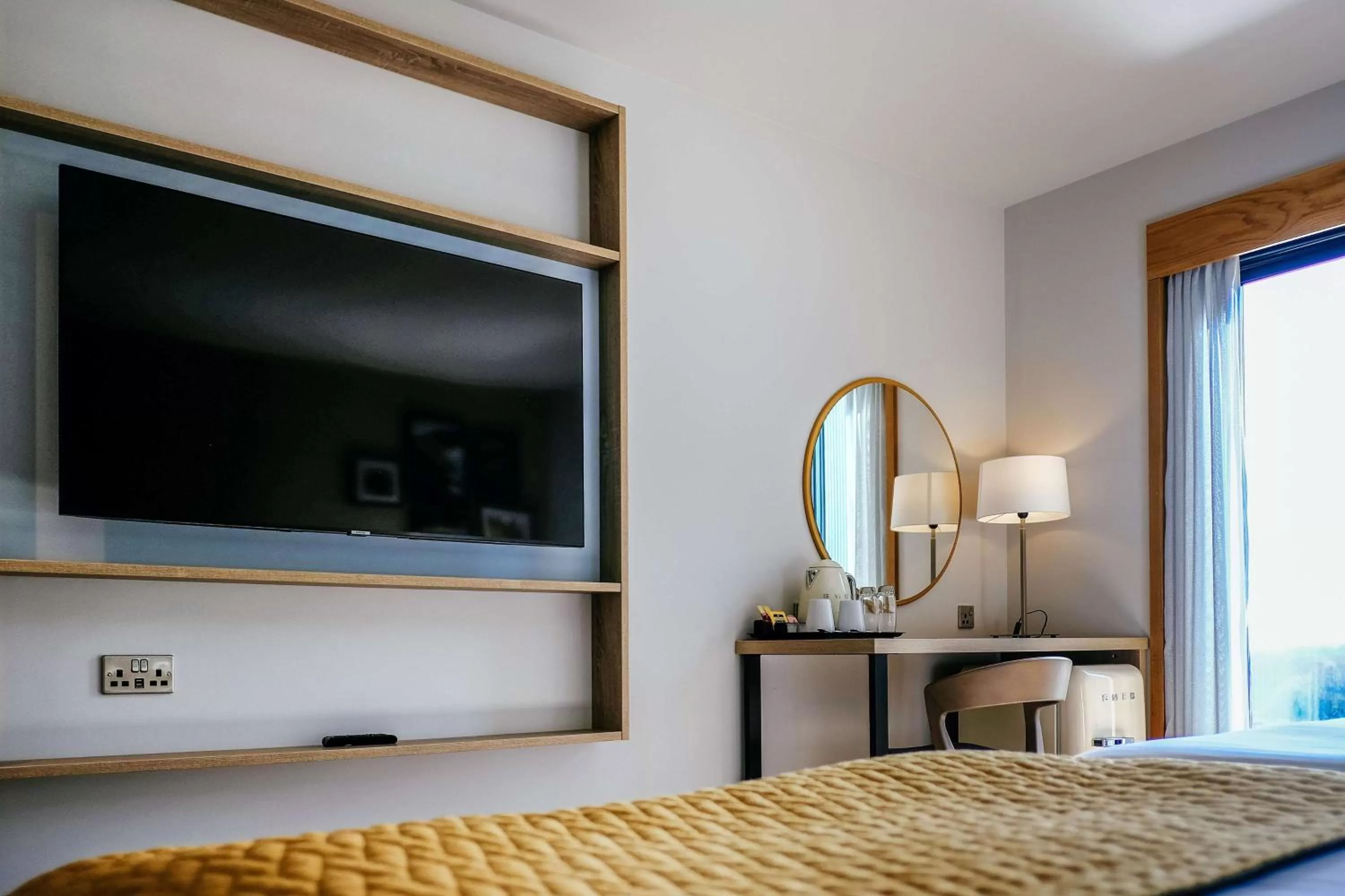 Bedroom, Bed in Hilton Garden Inn Snowdonia