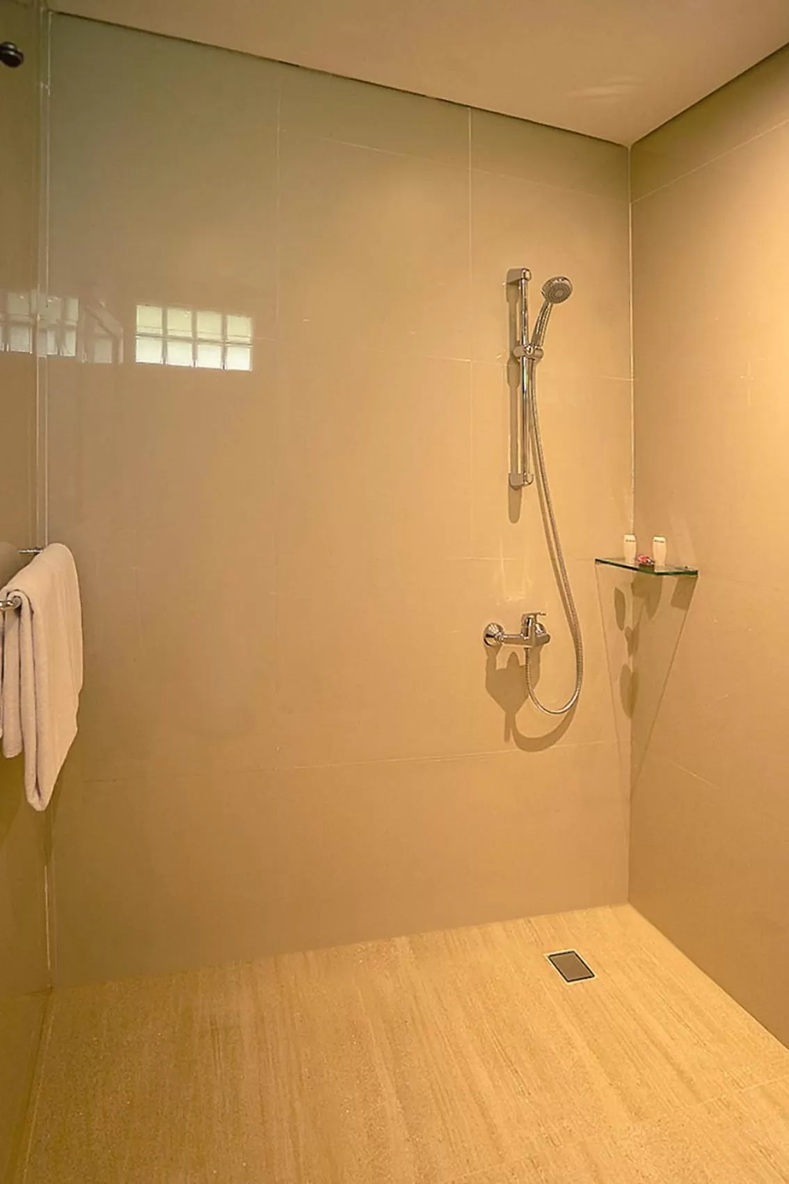 Shower in New Sunari Lovina Beach Resort