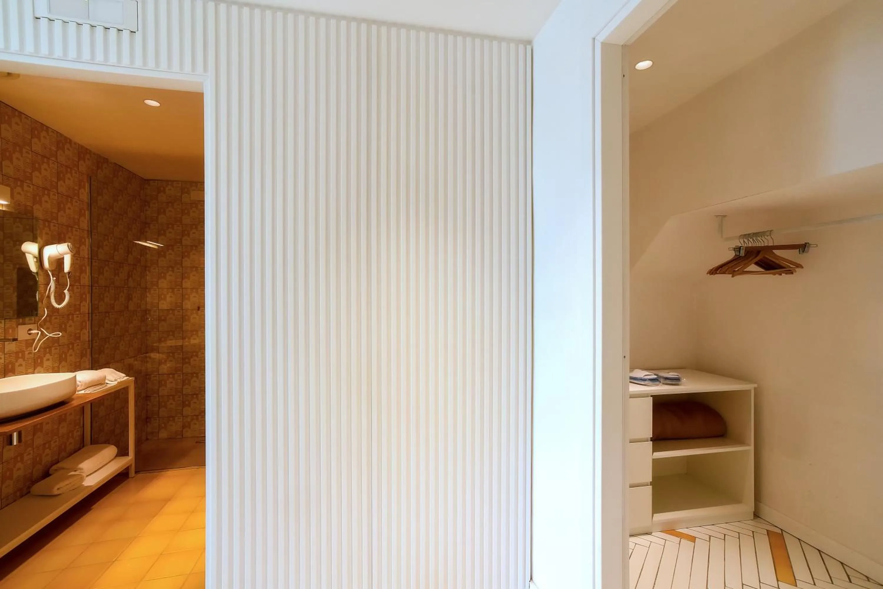 wardrobe, Bed in Hotel Graal