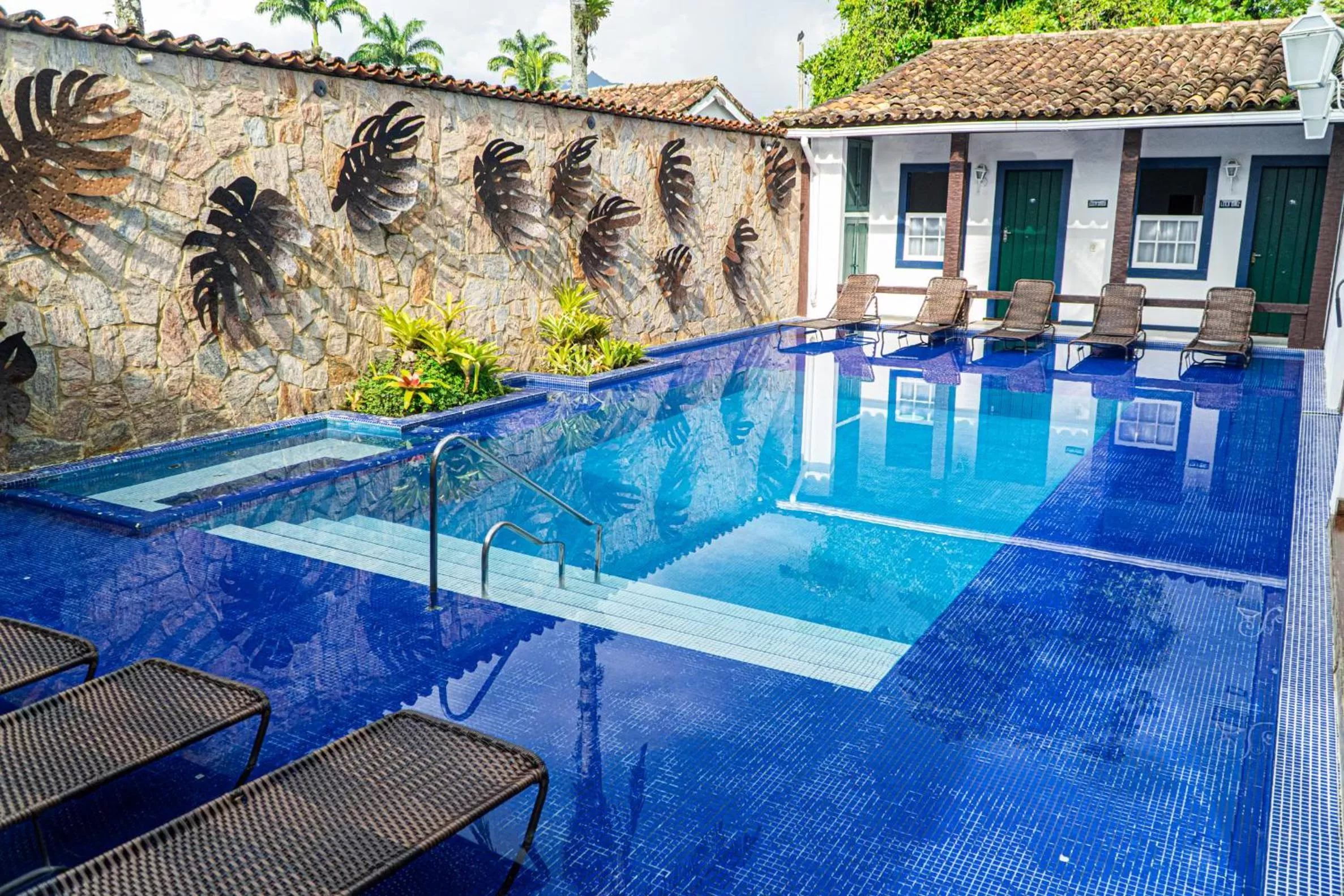 Swimming pool in Pousada Porto Imperial
