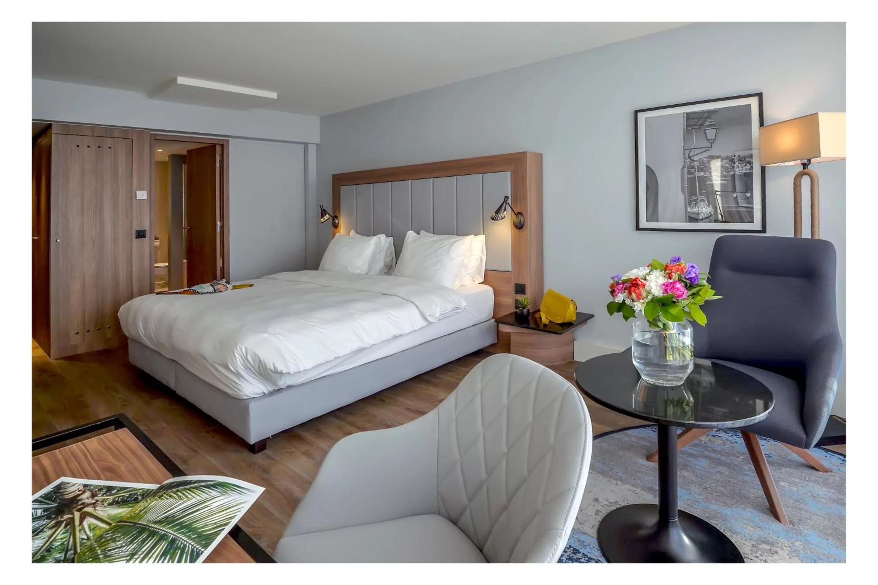 Bedroom, Bed in Radisson Blu Hotel Nice