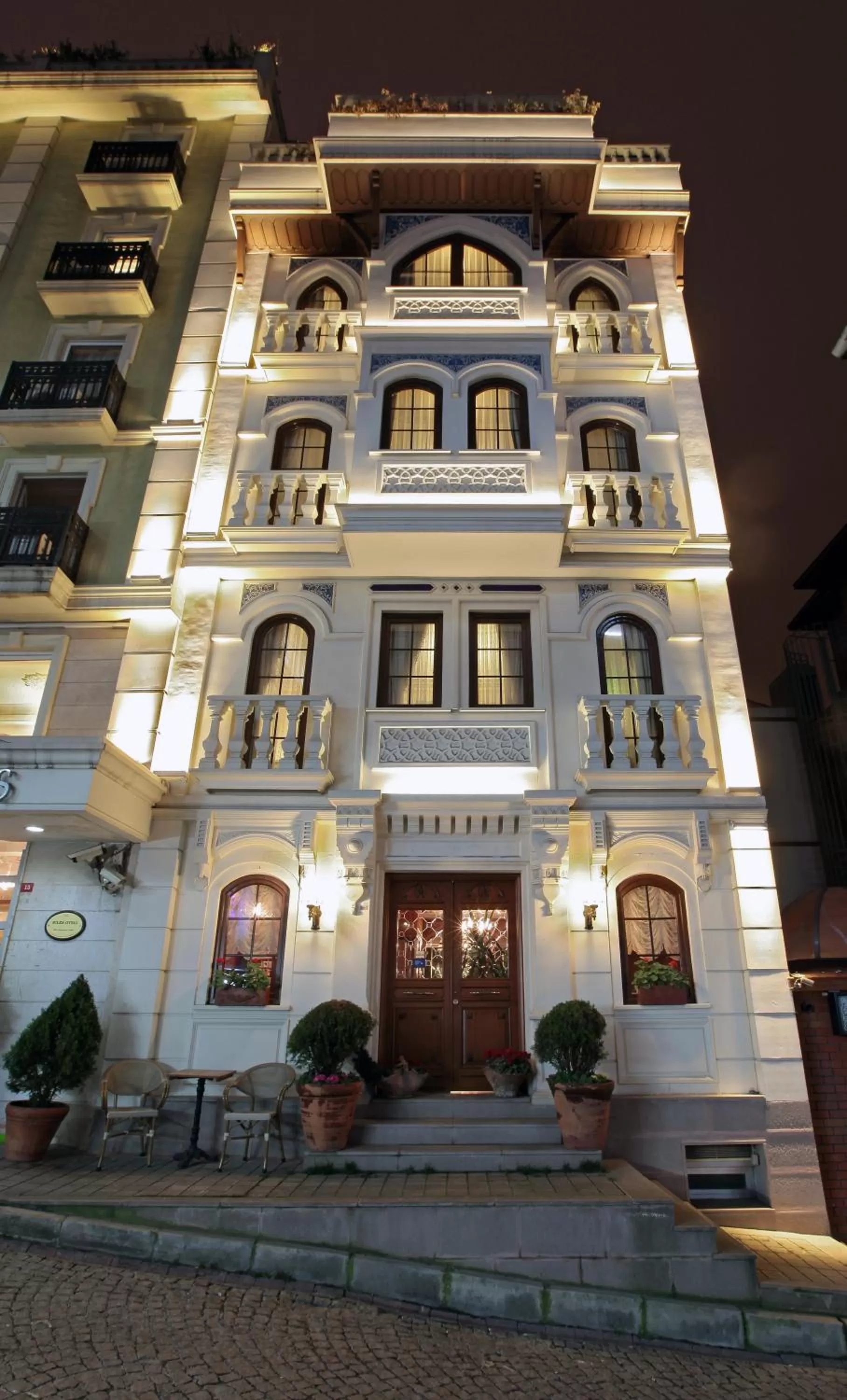 Facade/entrance in Hotel Niles Istanbul