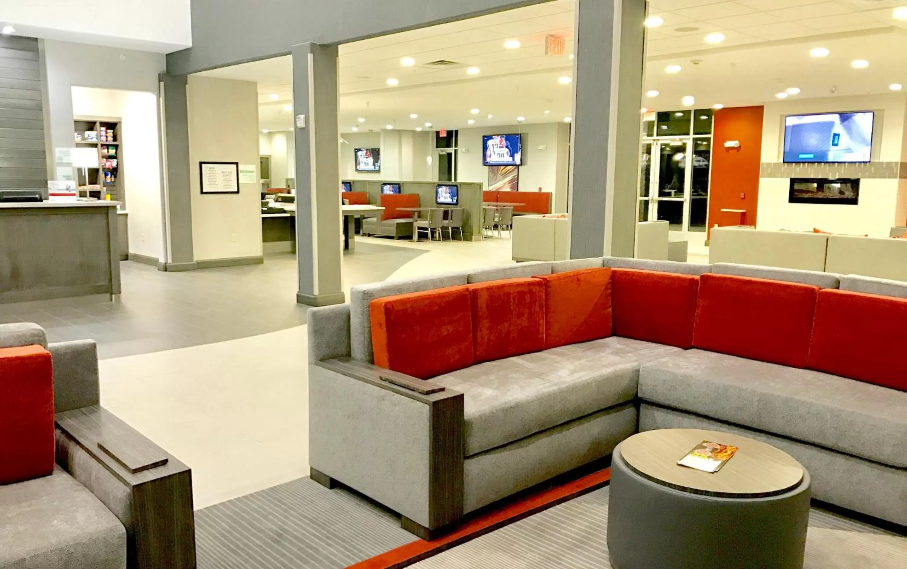 Lounge or bar in Holiday Inn Abilene - North College Area by IHG