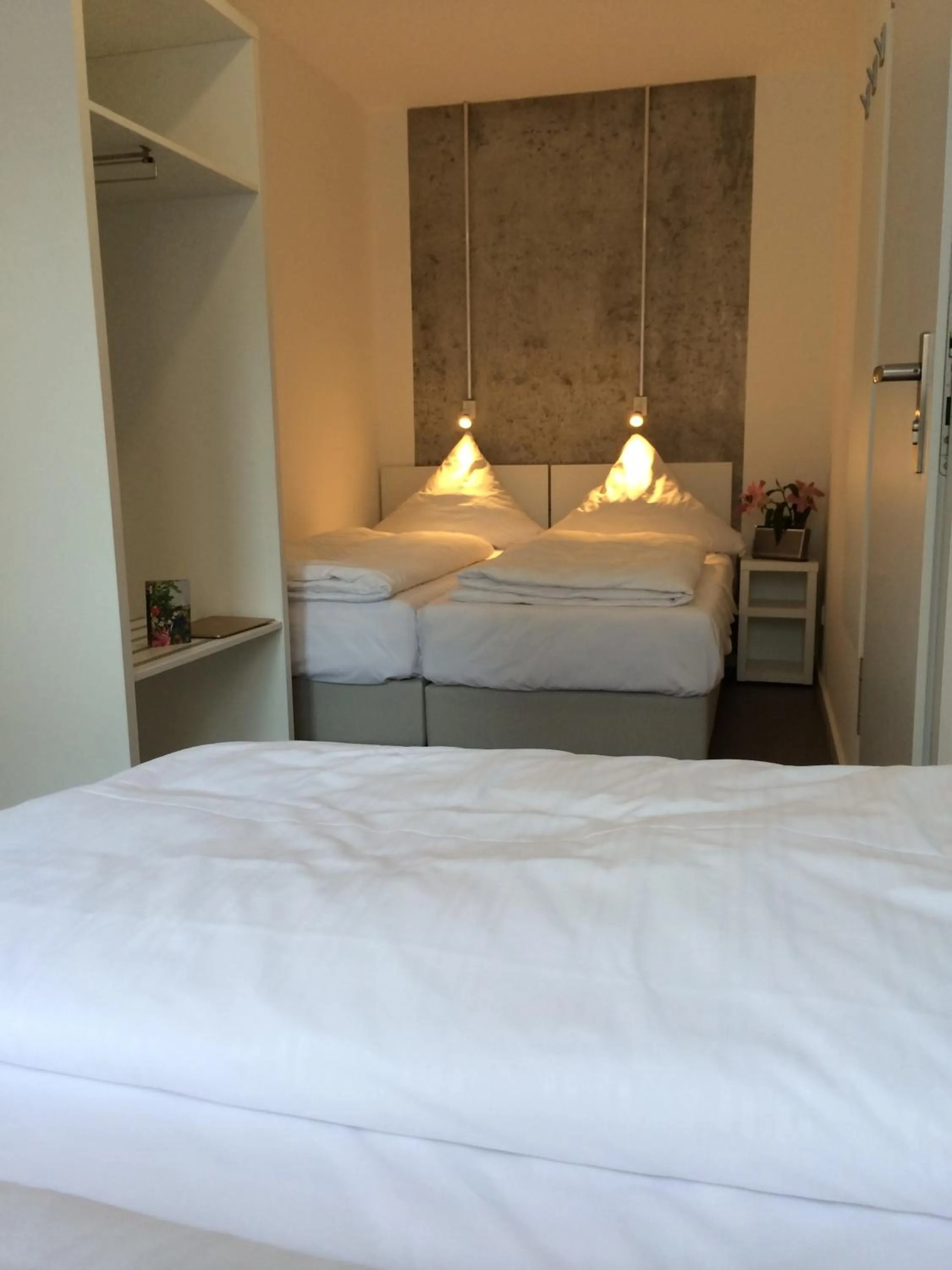 Bedroom, Bed in BNB near Brandenburg Gate - Rooms & Apartments