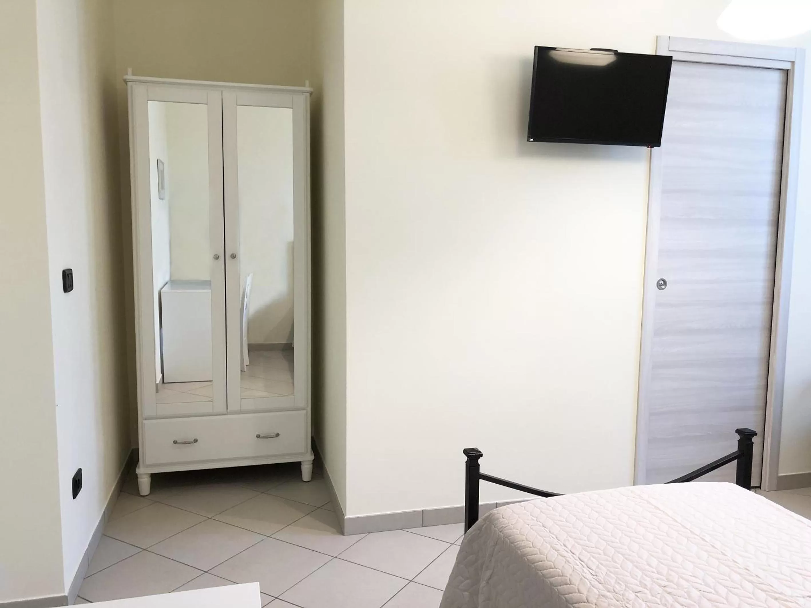 Bed in C'era Un Lago