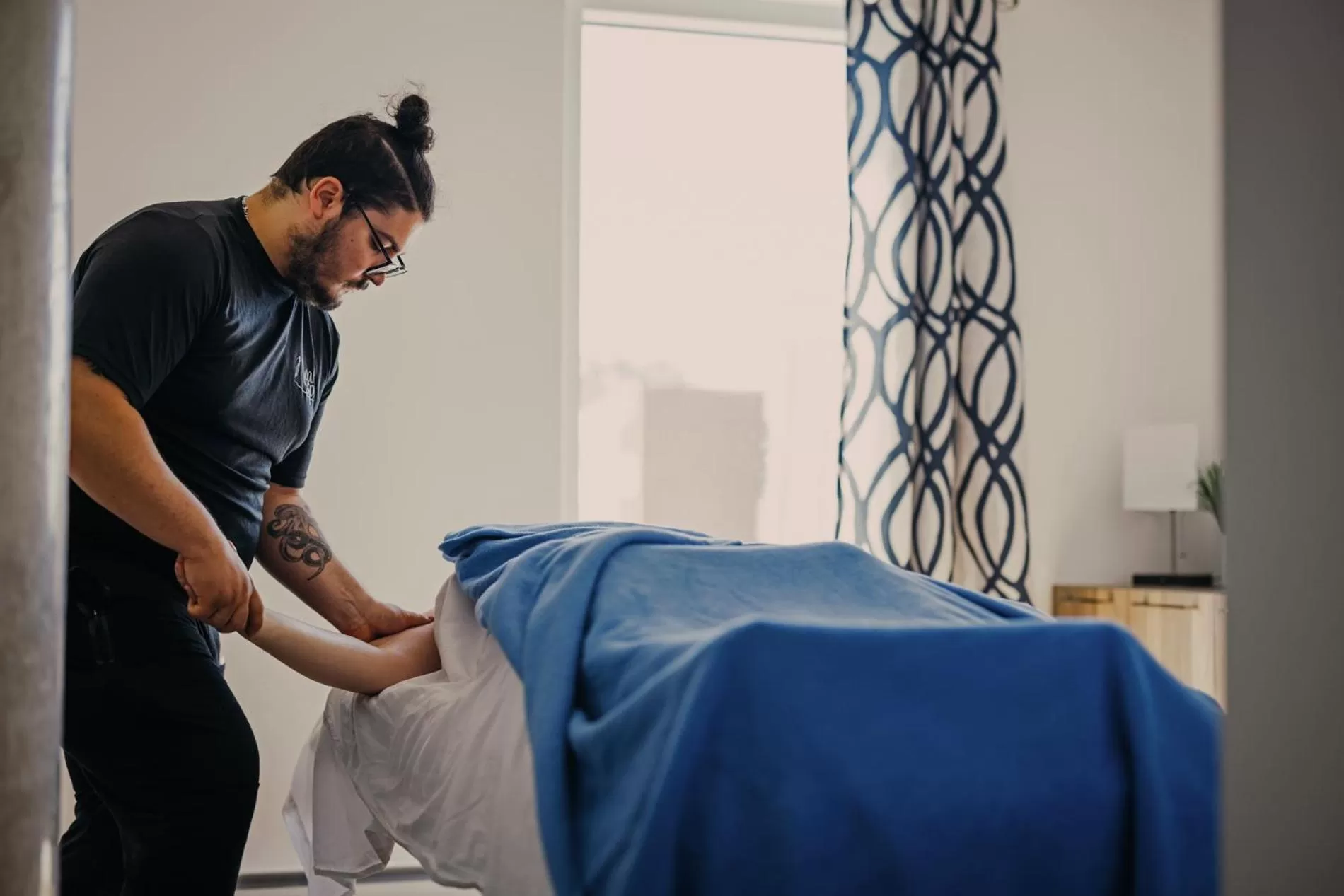 Massage in Hôtel Le Navigateur