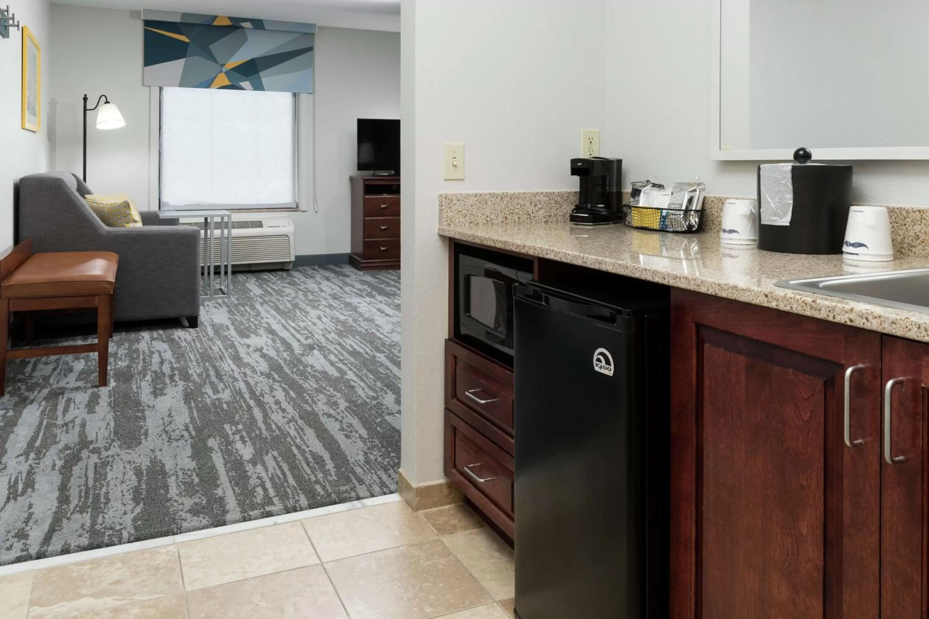 Living room in Hampton Inn & Suites Rochester-North