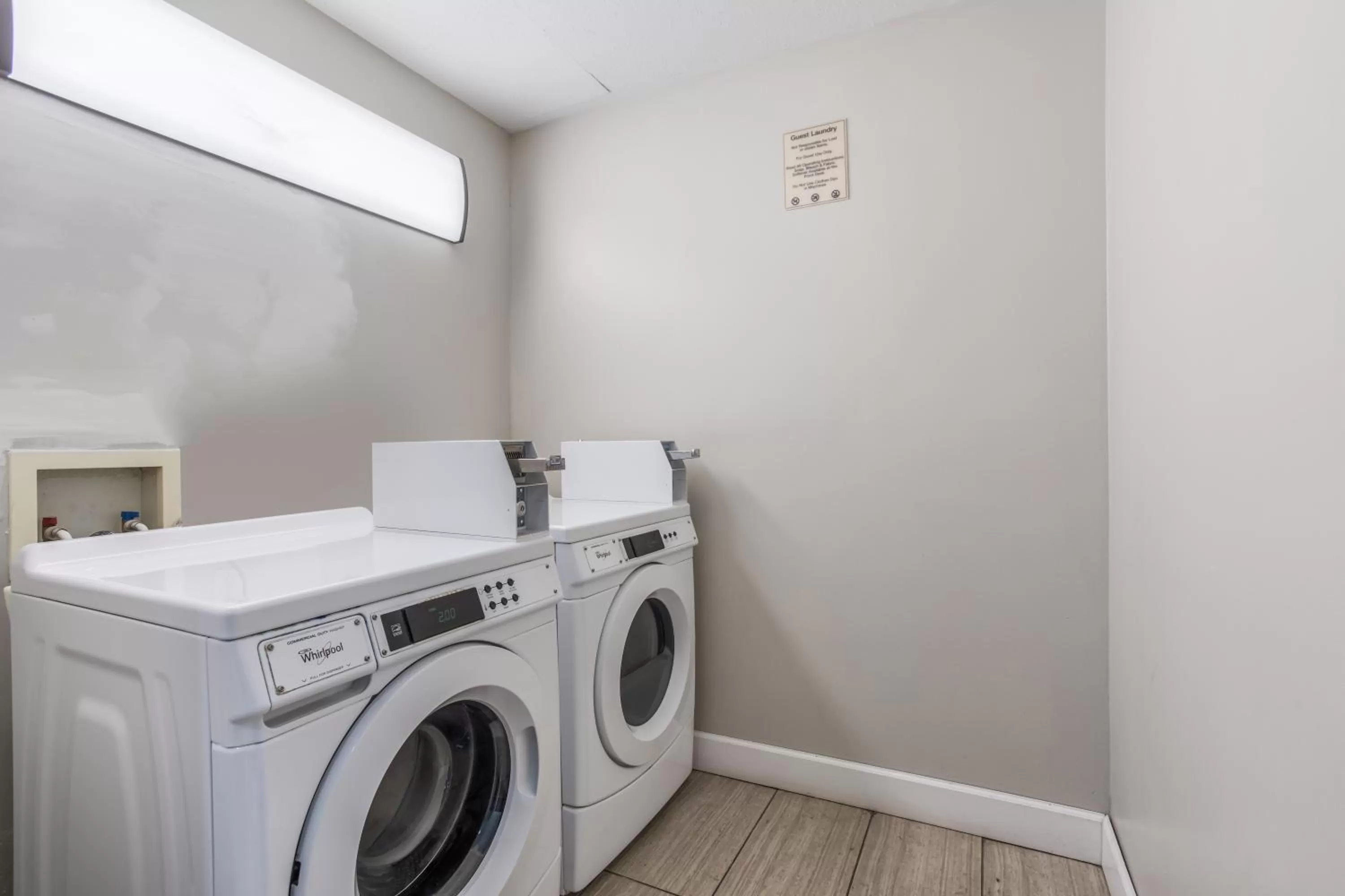laundry in Quality Inn Gallatin-Nashville Metro