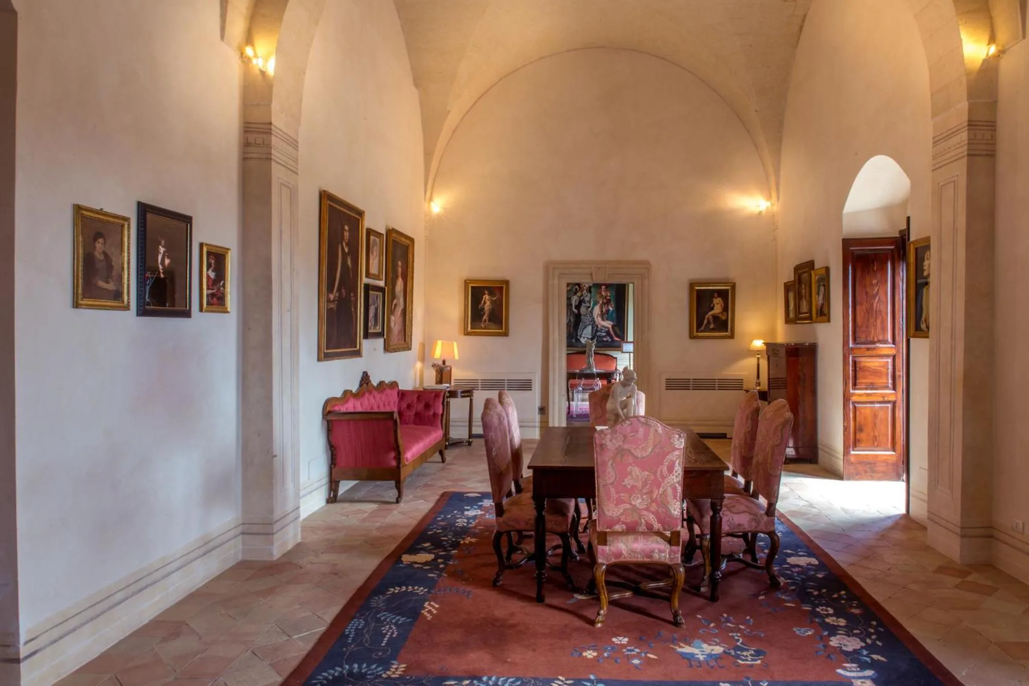 Dining area in Palazzo Viceconte