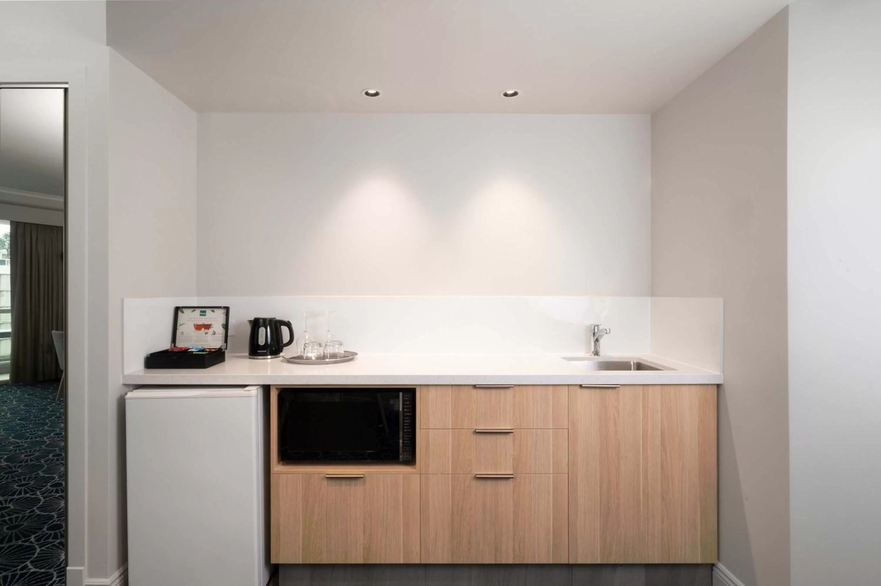 Coffee/tea facilities in The Sebel Twin Towns