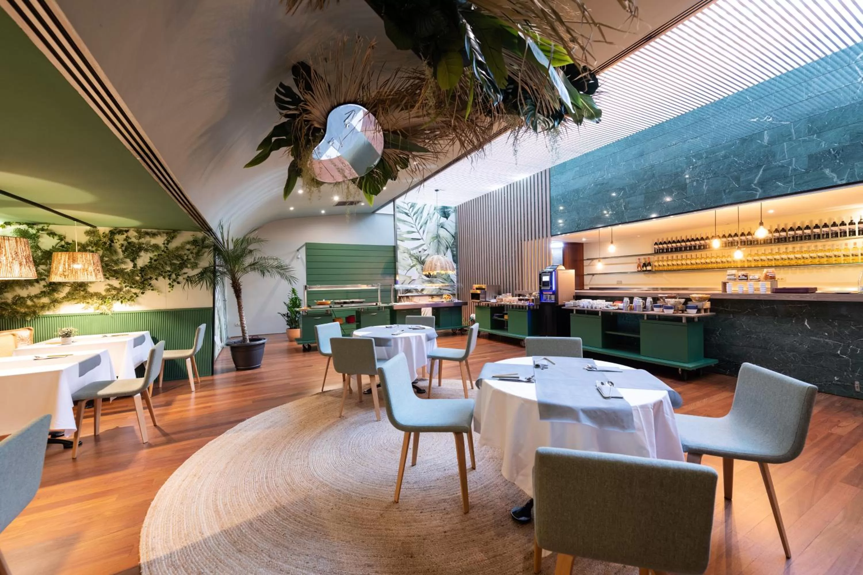 Restaurant/places to eat in Aparthotel Atenea Barcelona