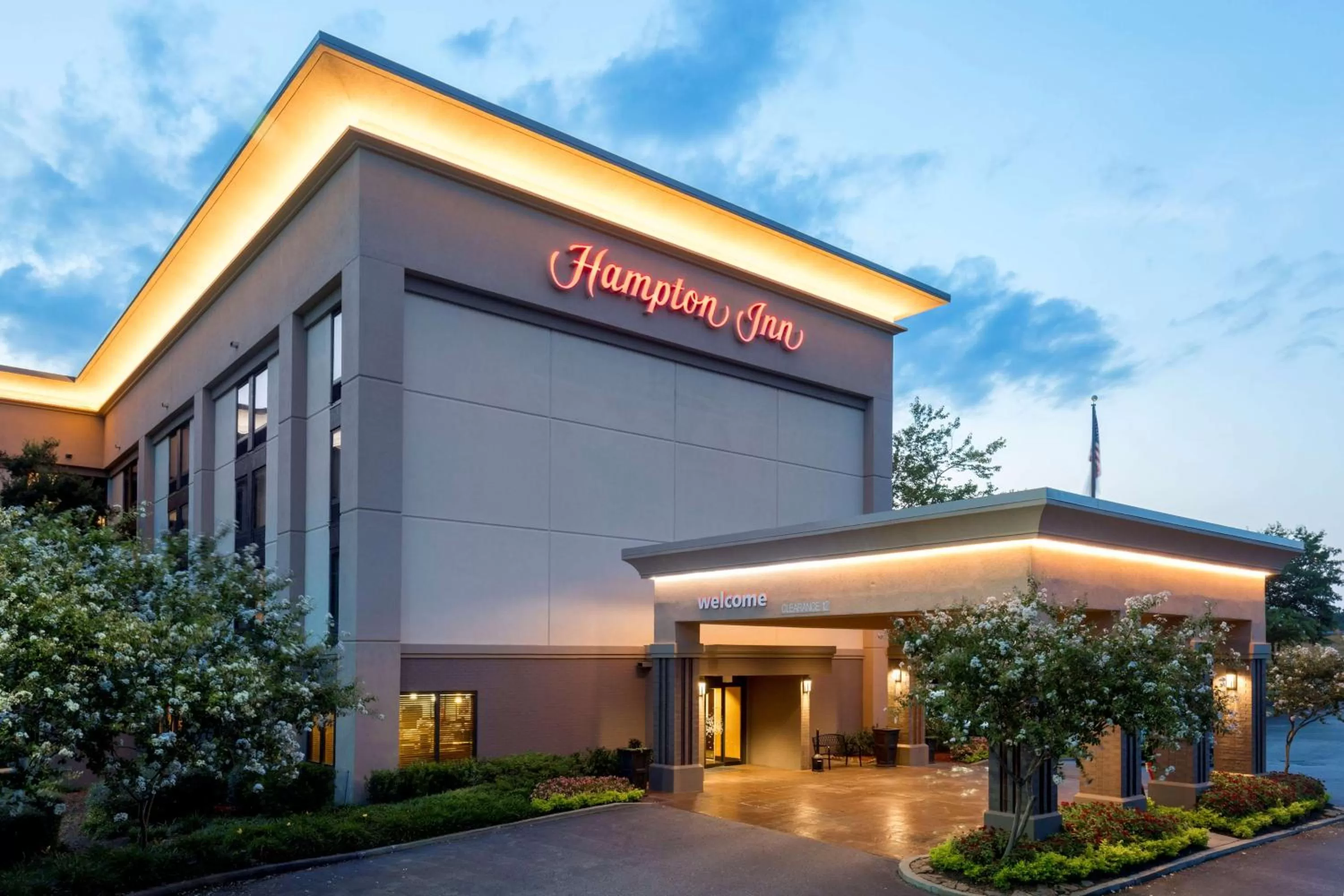 Property building in Hampton Inn Memphis-Walnut Grove/Baptist East