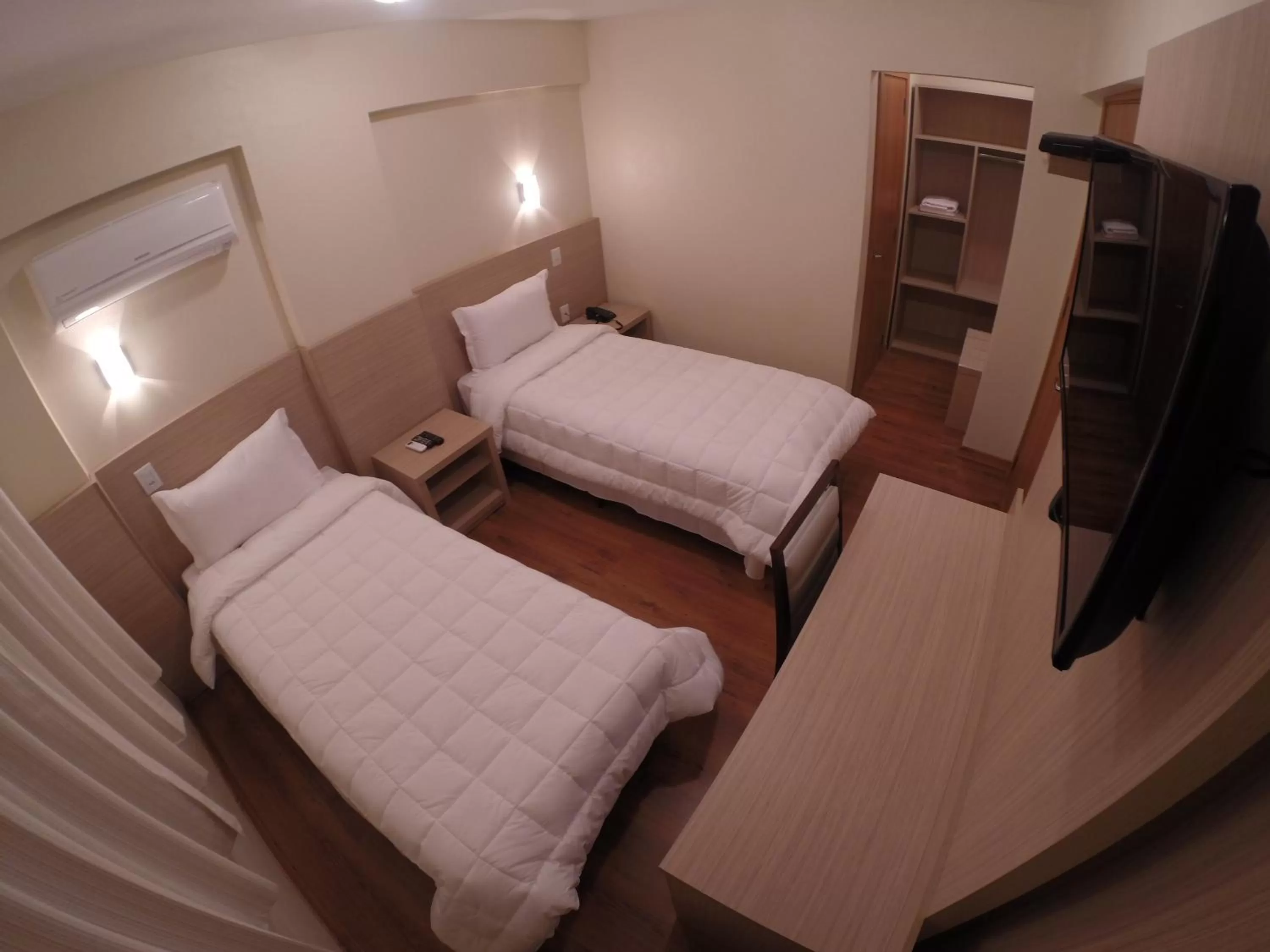 Bed in Hotel Almanara