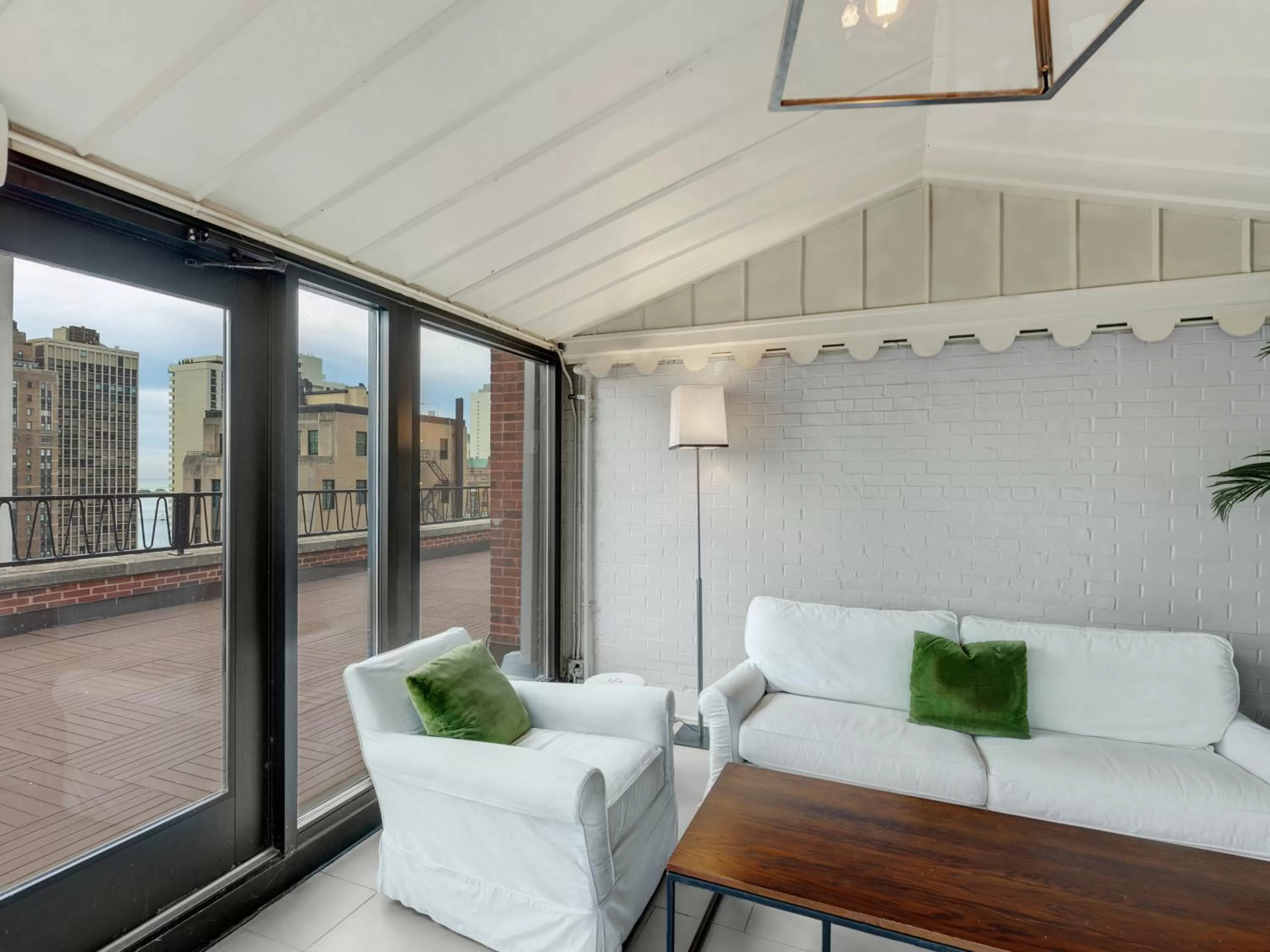 Meeting/conference room in Ambassador Chicago, part of JdV by Hyatt