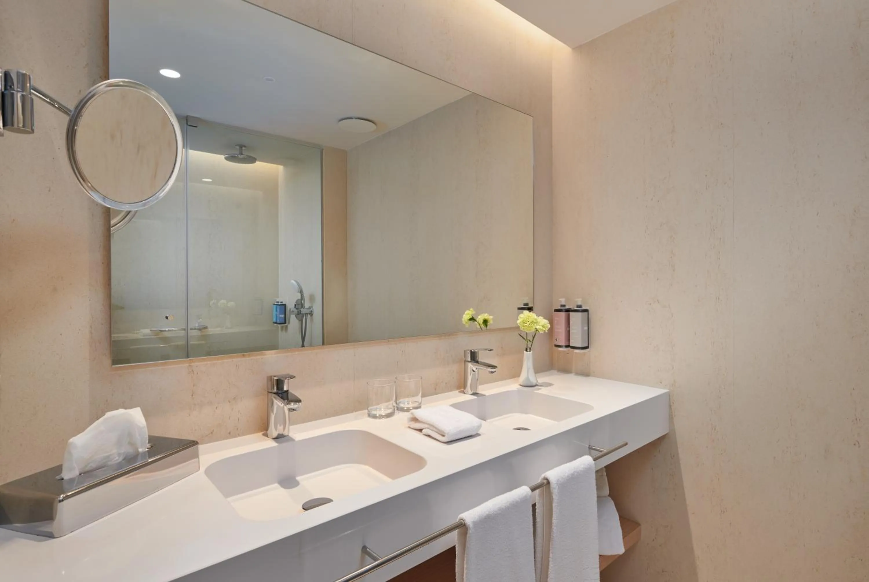 Shower in Hipotels Mediterraneo Hotel - Adults Only