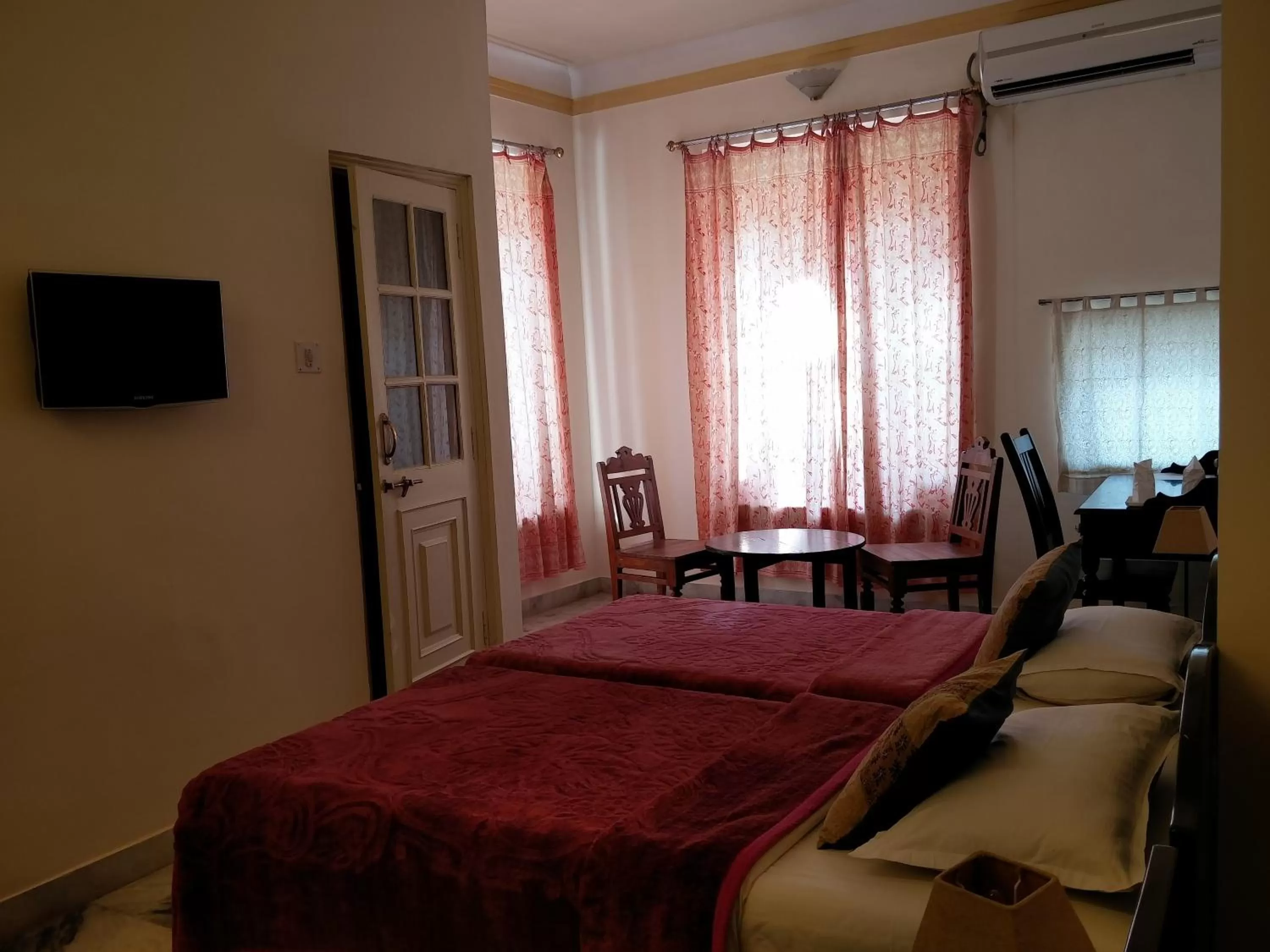 Super Deluxe Double Room in Hotel Pratap Bhawan