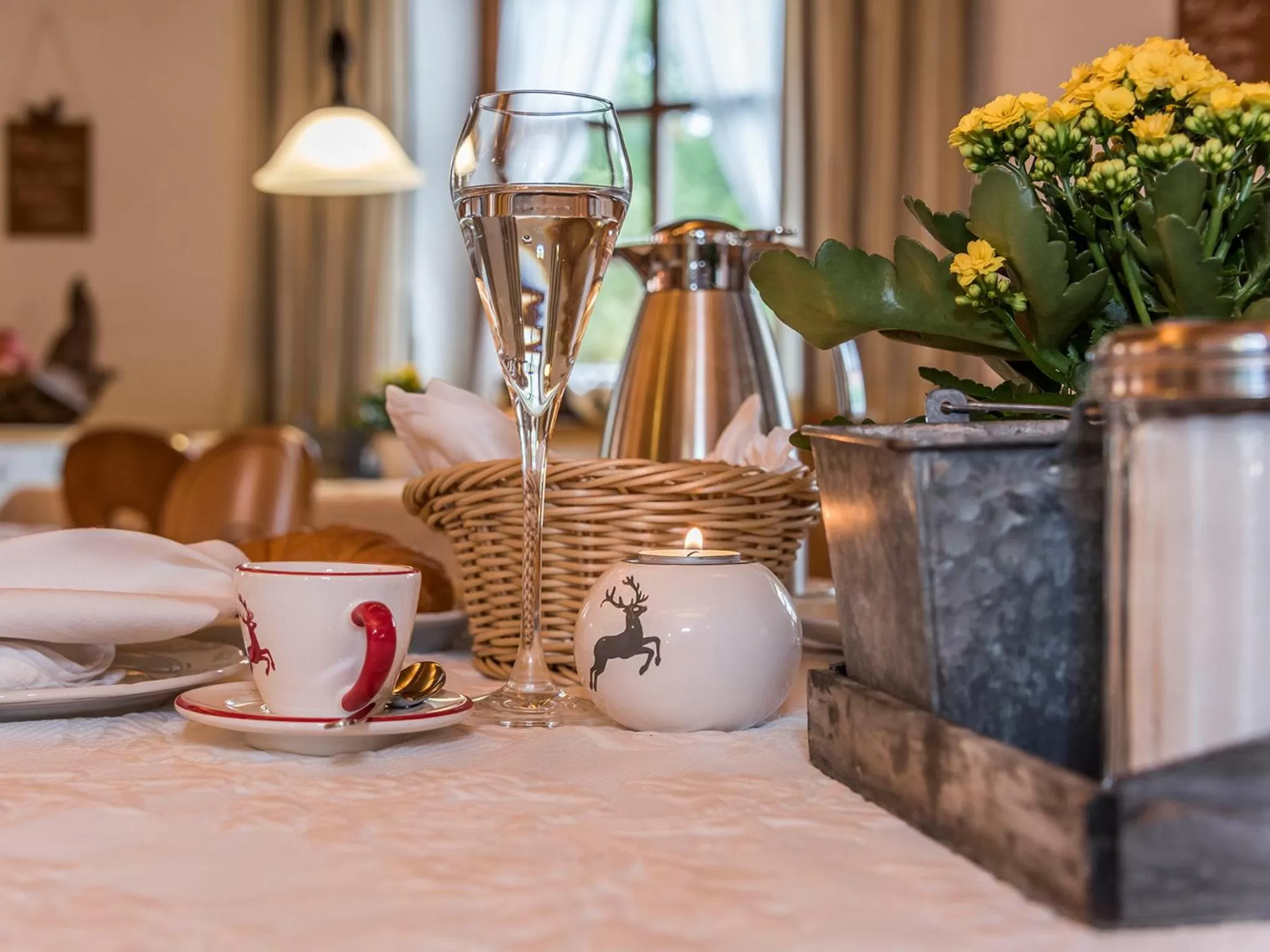 Buffet breakfast in Hotel Mutz Garni