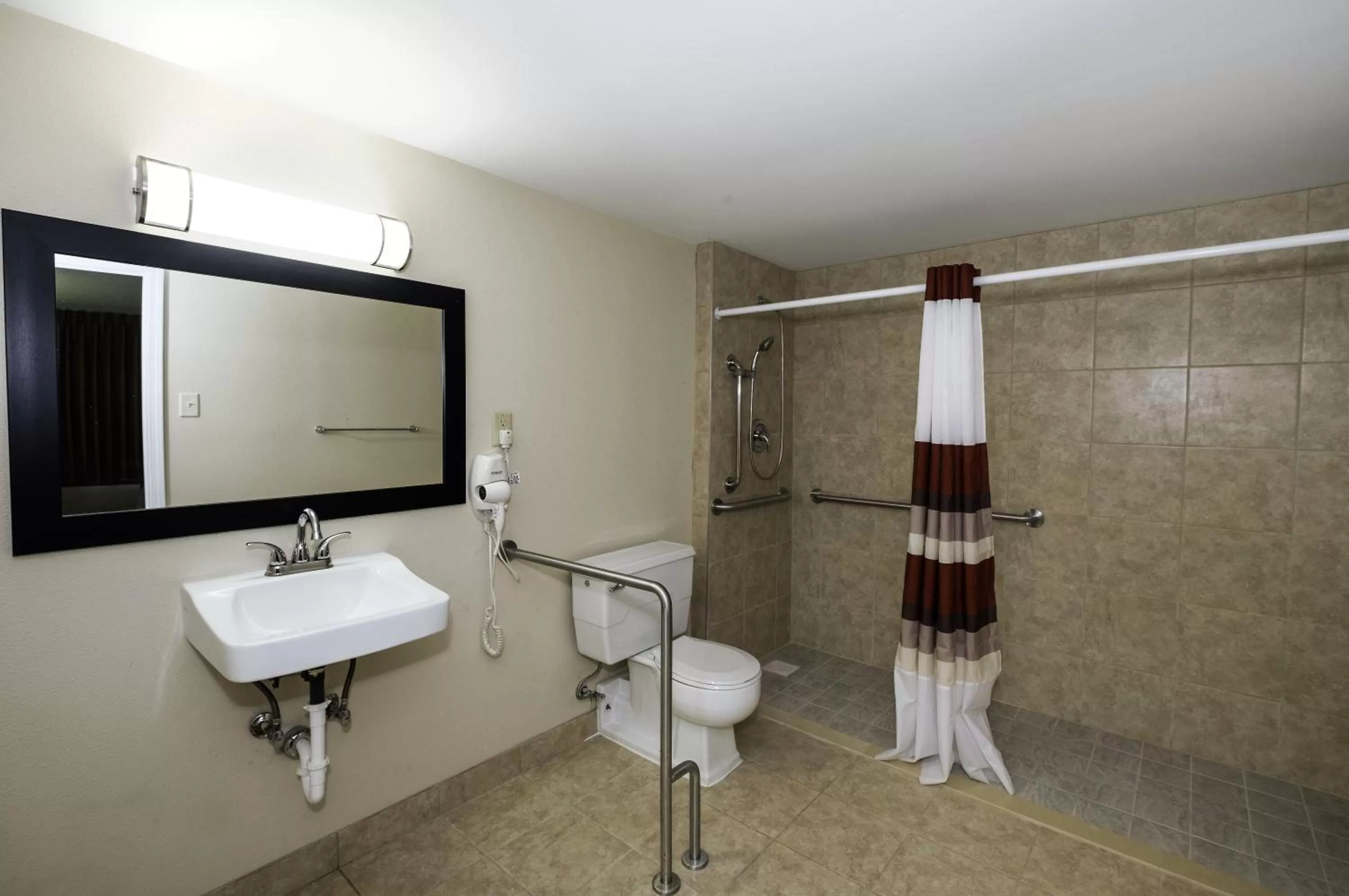 Bathroom in Red Roof Inn Clearfield