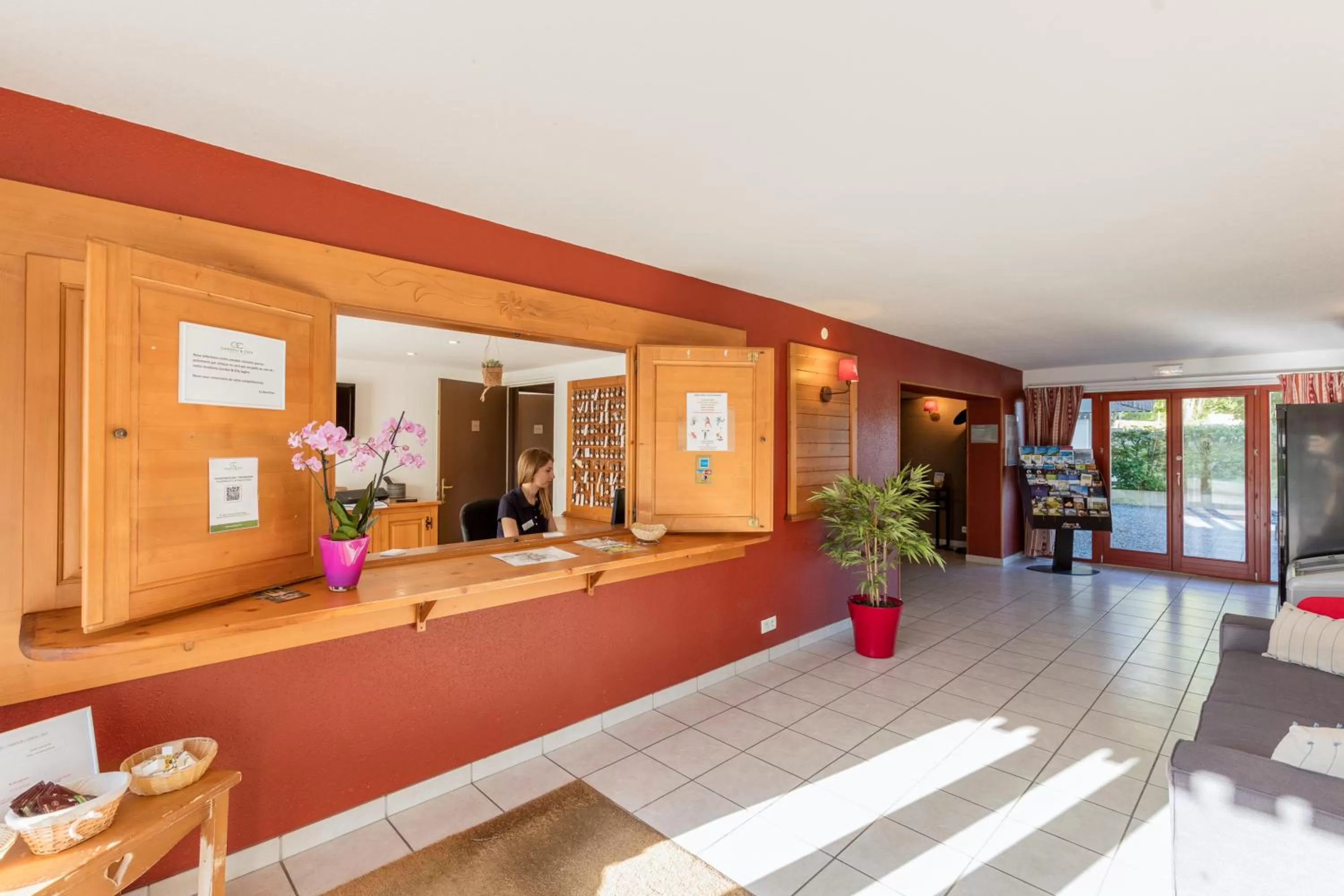 Lobby or reception in Garden & City Evian - Lugrin