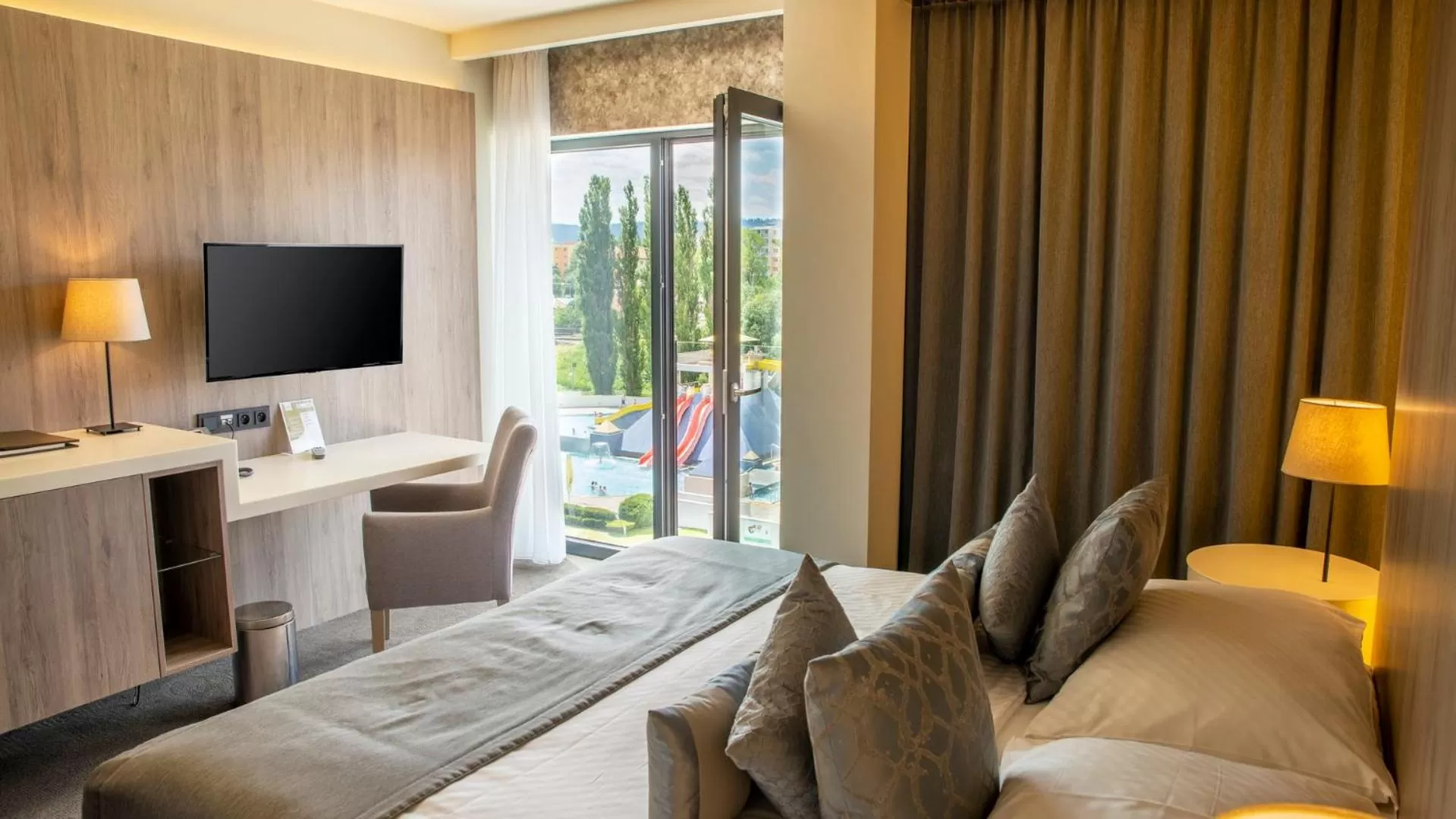 Bedroom in Hotel AquaCity Seasons