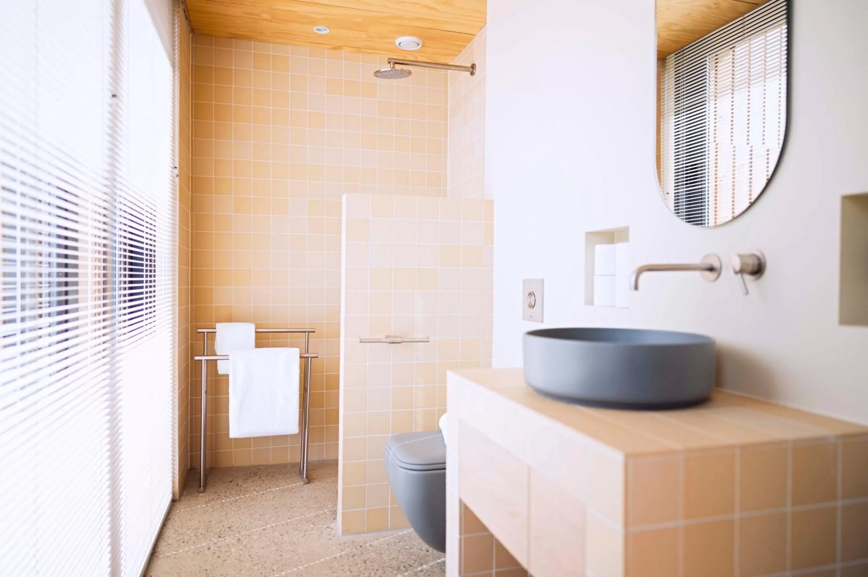 Garden view, Bathroom in The Unbound Amsterdam