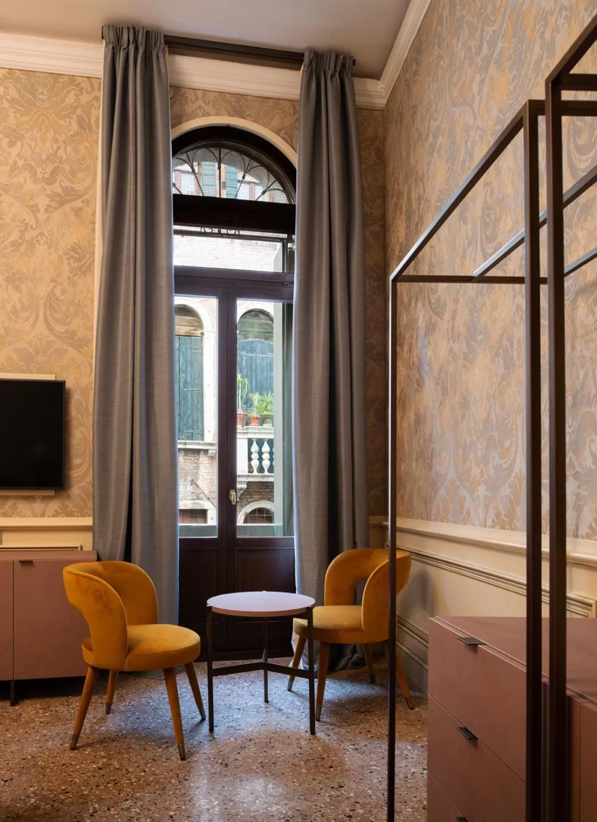 Photo of the whole room in Eight Venezia