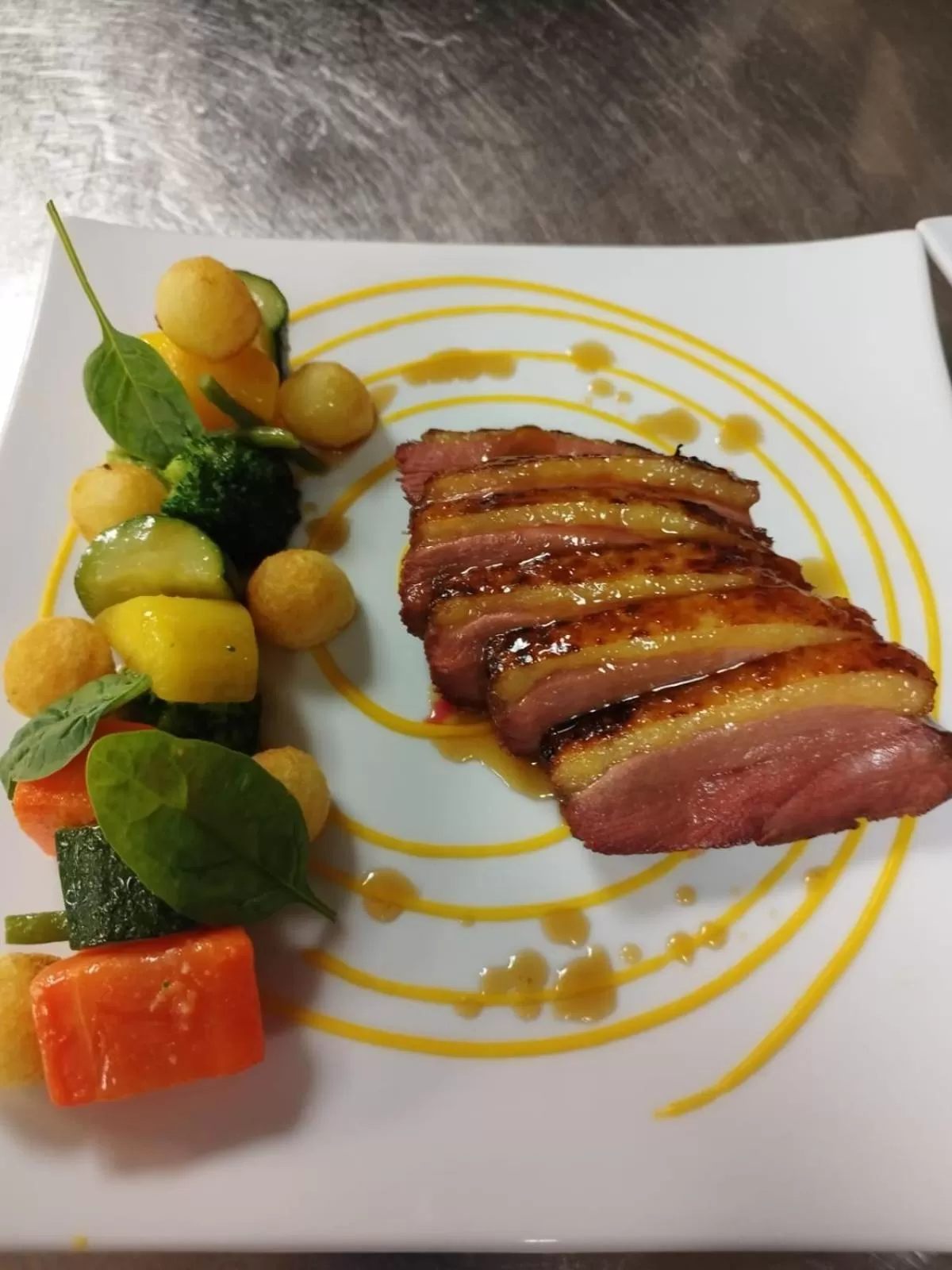 Restaurant/places to eat in Aparthotel Helvetia