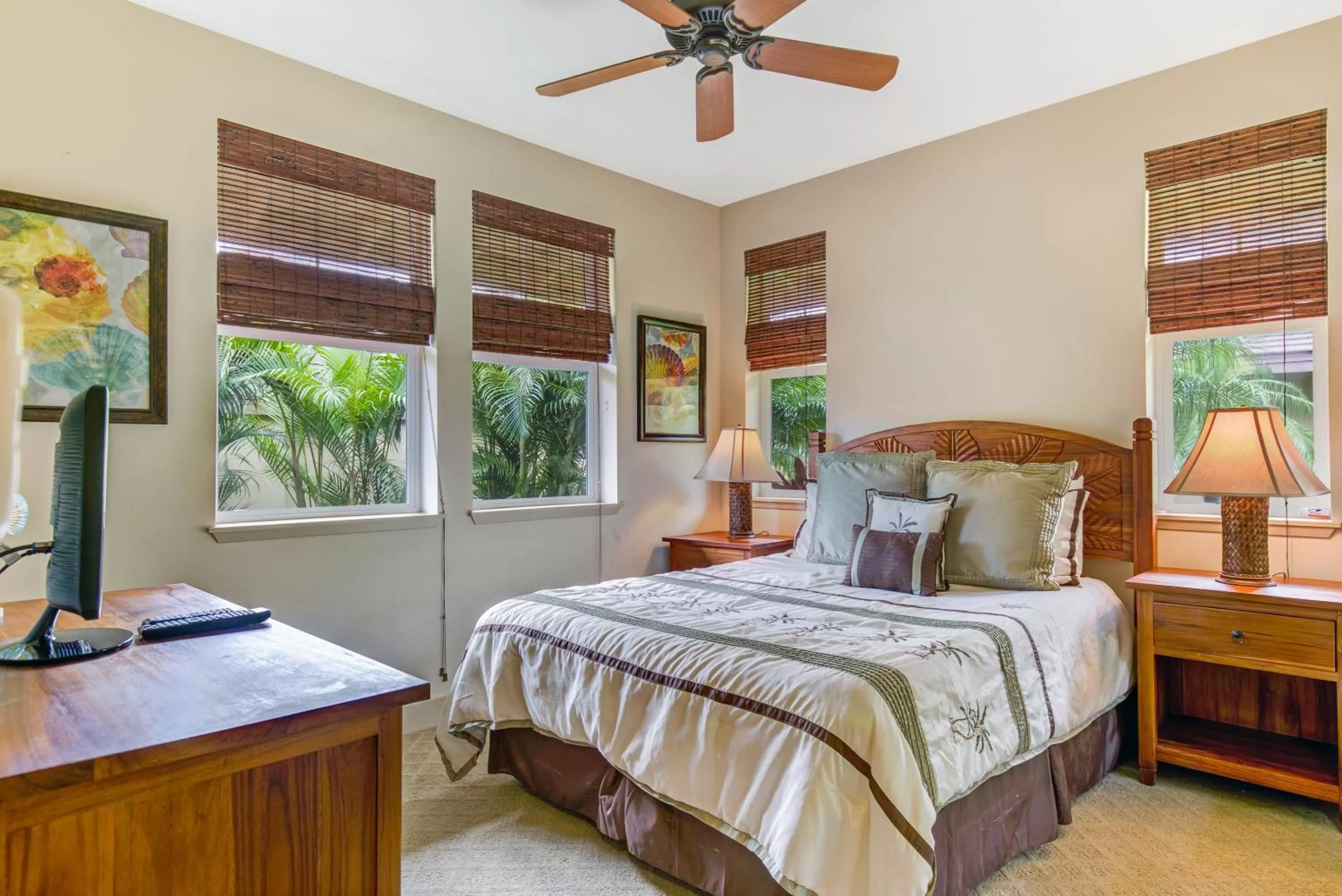 Bedroom, Bed in Castle Hali'i Kai at Waikoloa