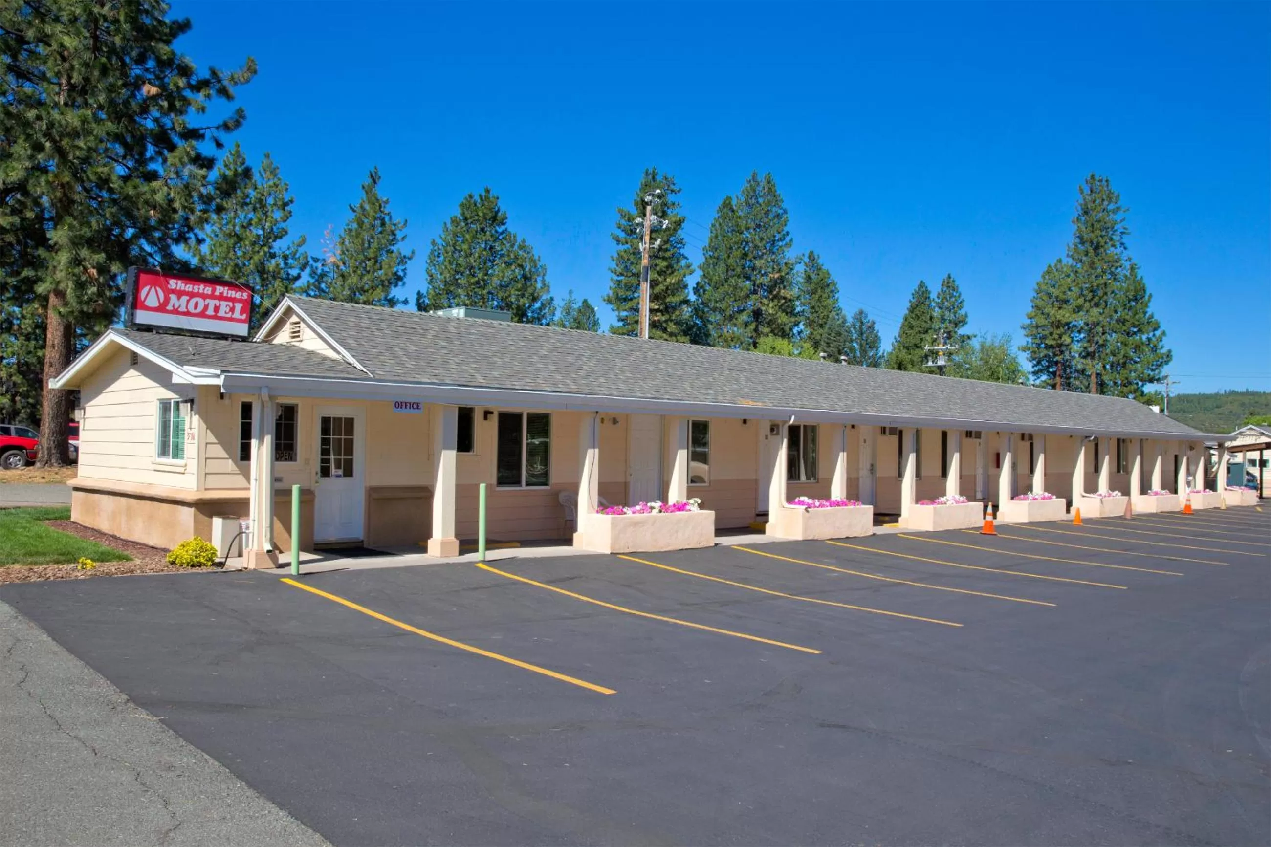 Day in Shasta Pines Motel & Suites