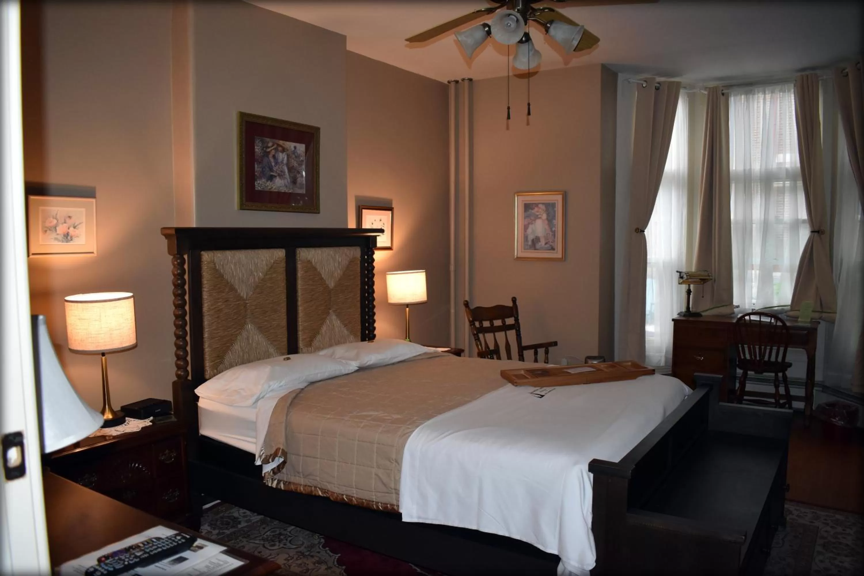 Bedroom, Bed in Inn at the Agora