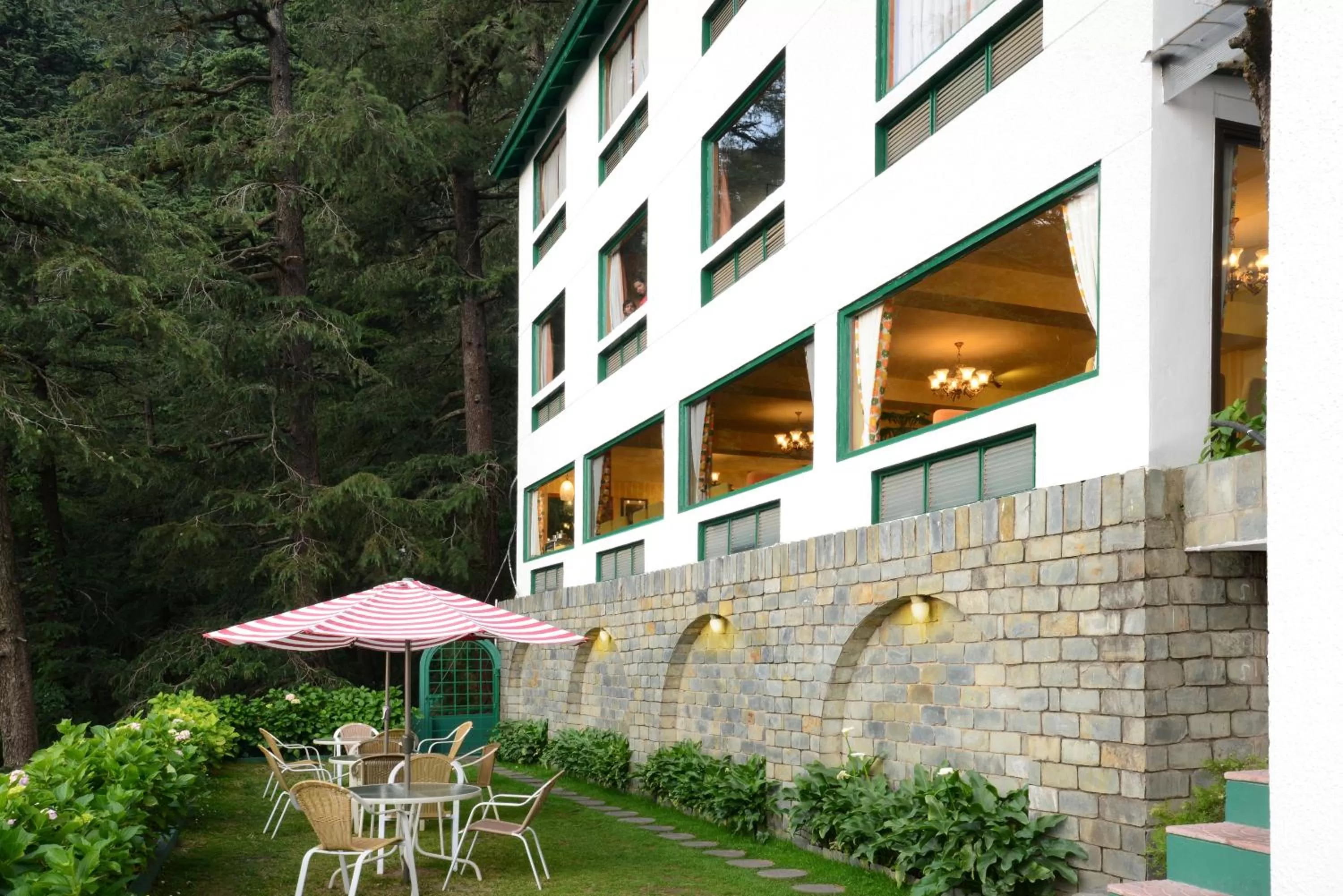 Facade/entrance in Honeymoon Inn Shimla