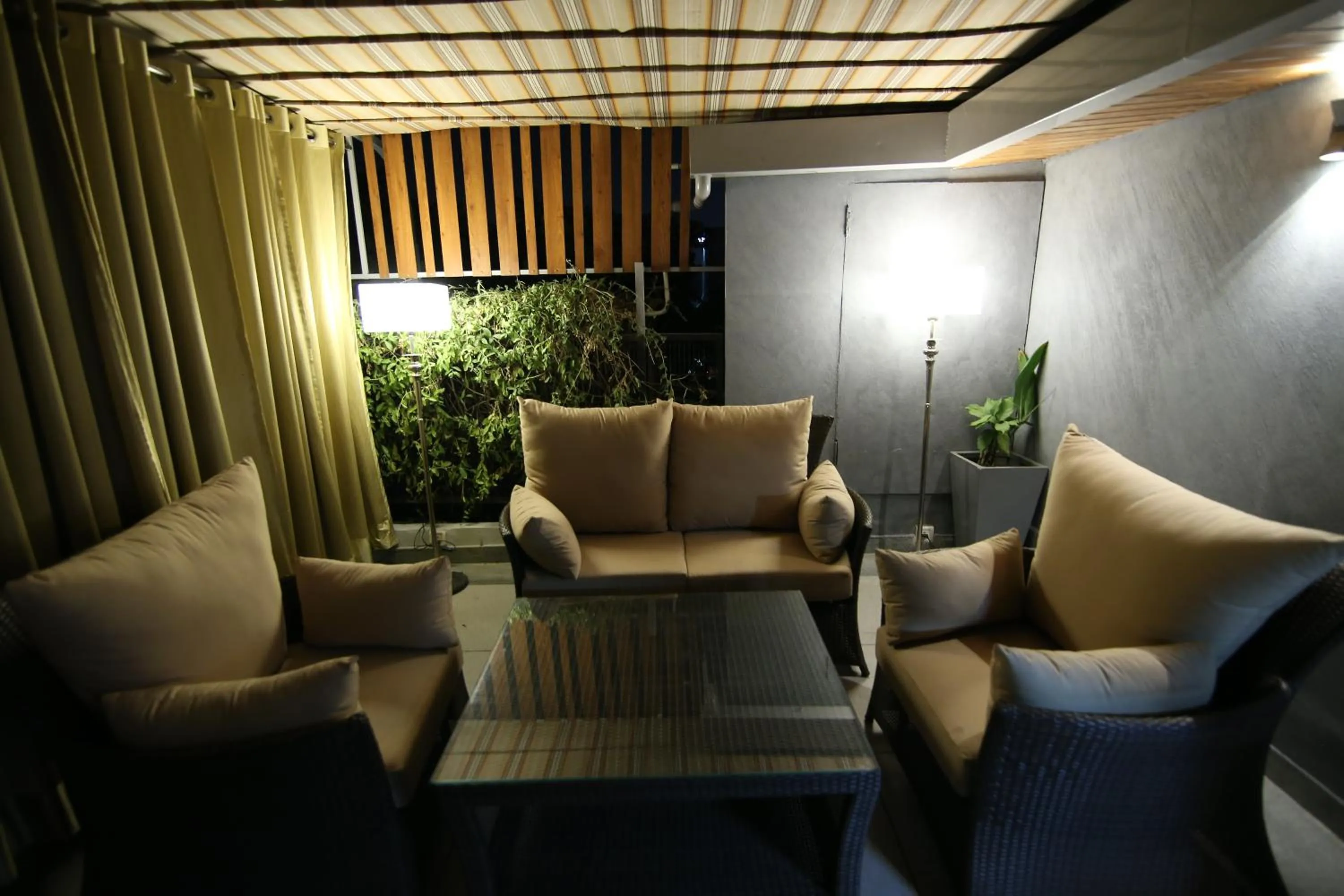 Evening entertainment in Hotel City Heart Premium