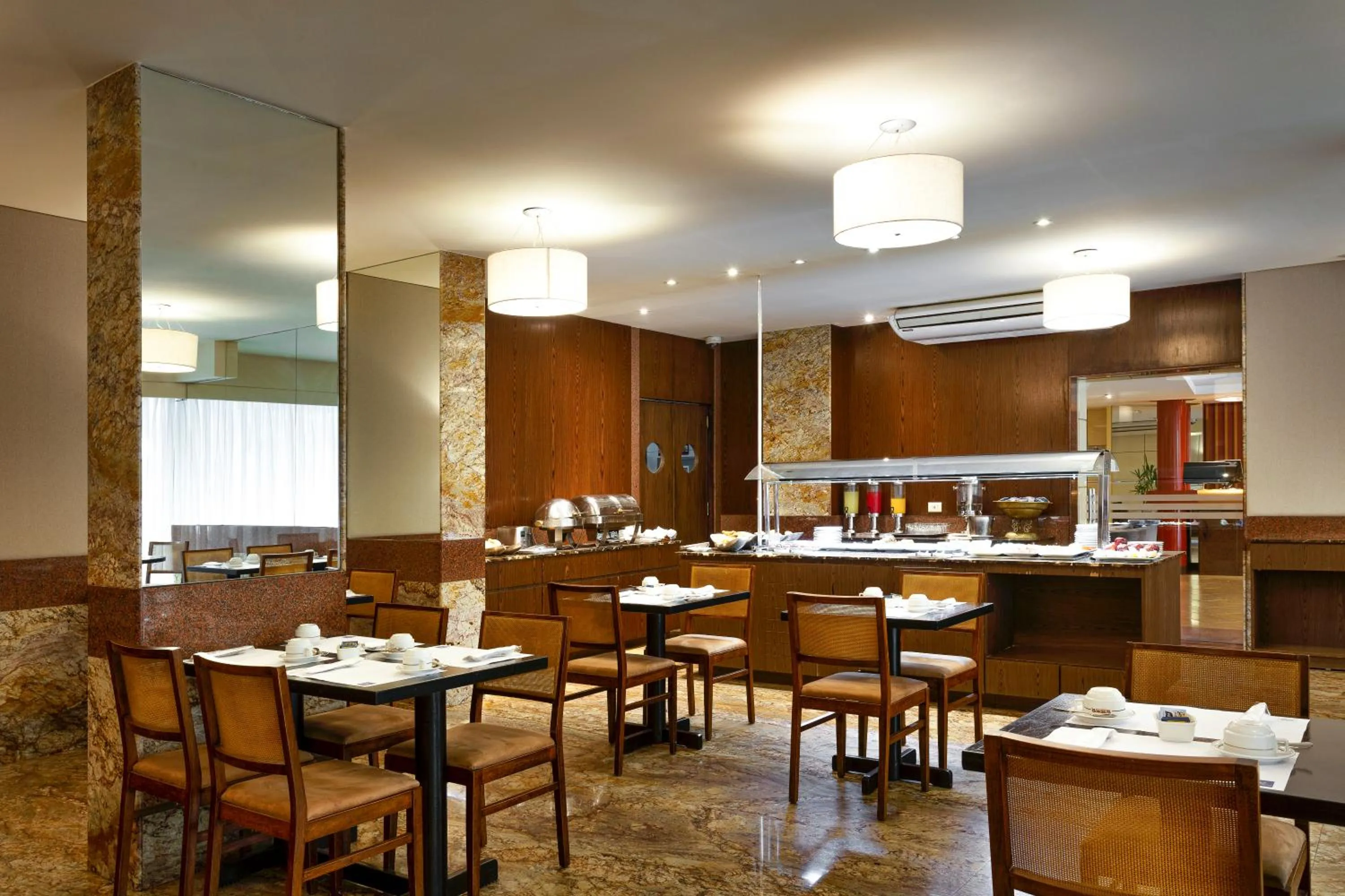 Restaurant/places to eat in Windsor Palace Copacabana