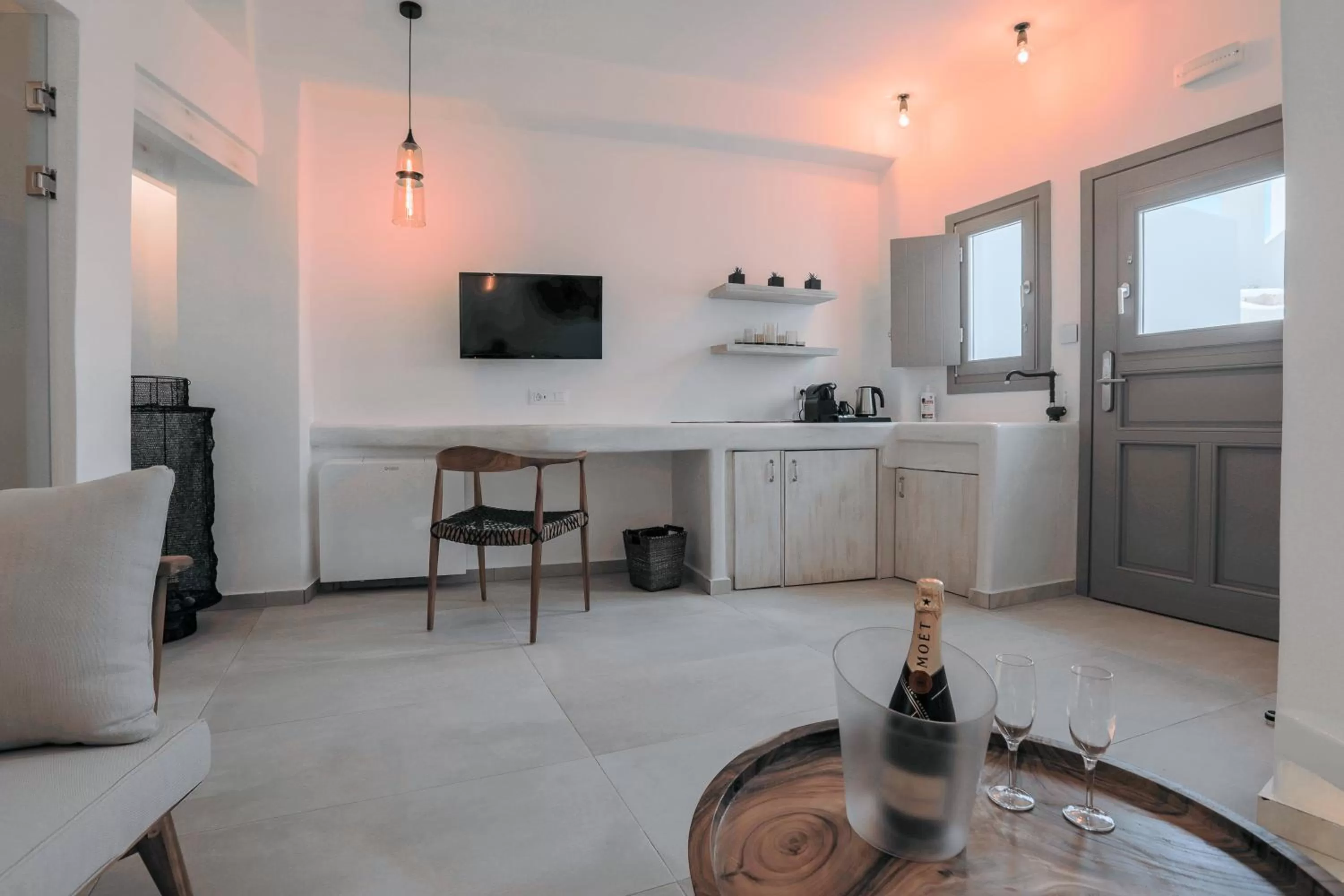 Living room in Eternity Suites Santorini