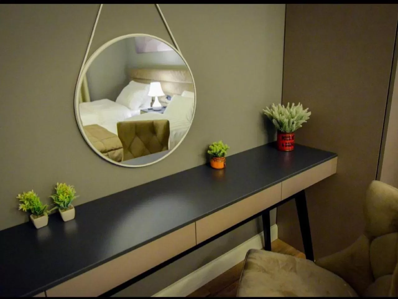 Photo of the whole room in Hotel Vila Tirana