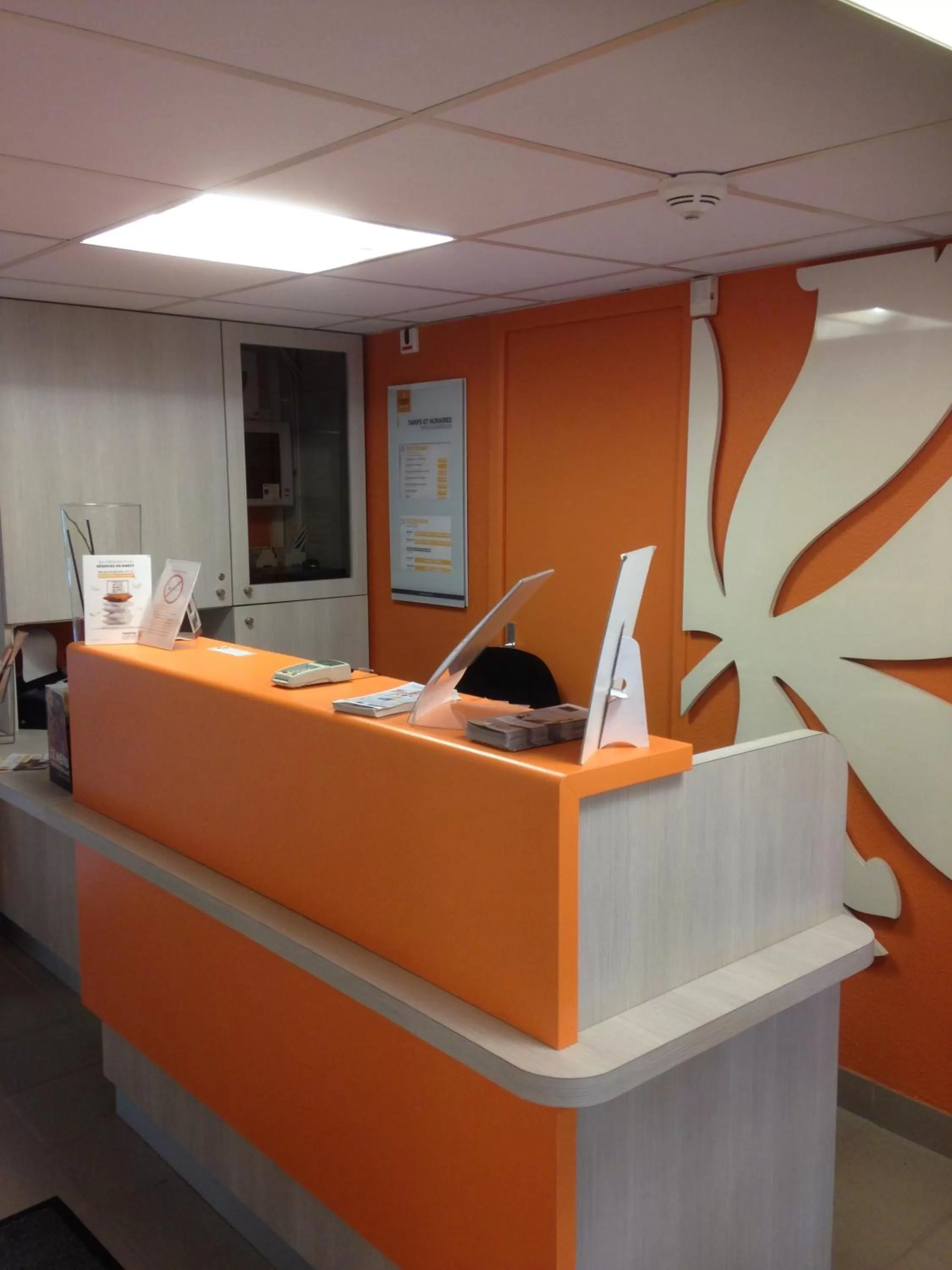 Lobby or reception in Premiere Classe Charleville Mezieres