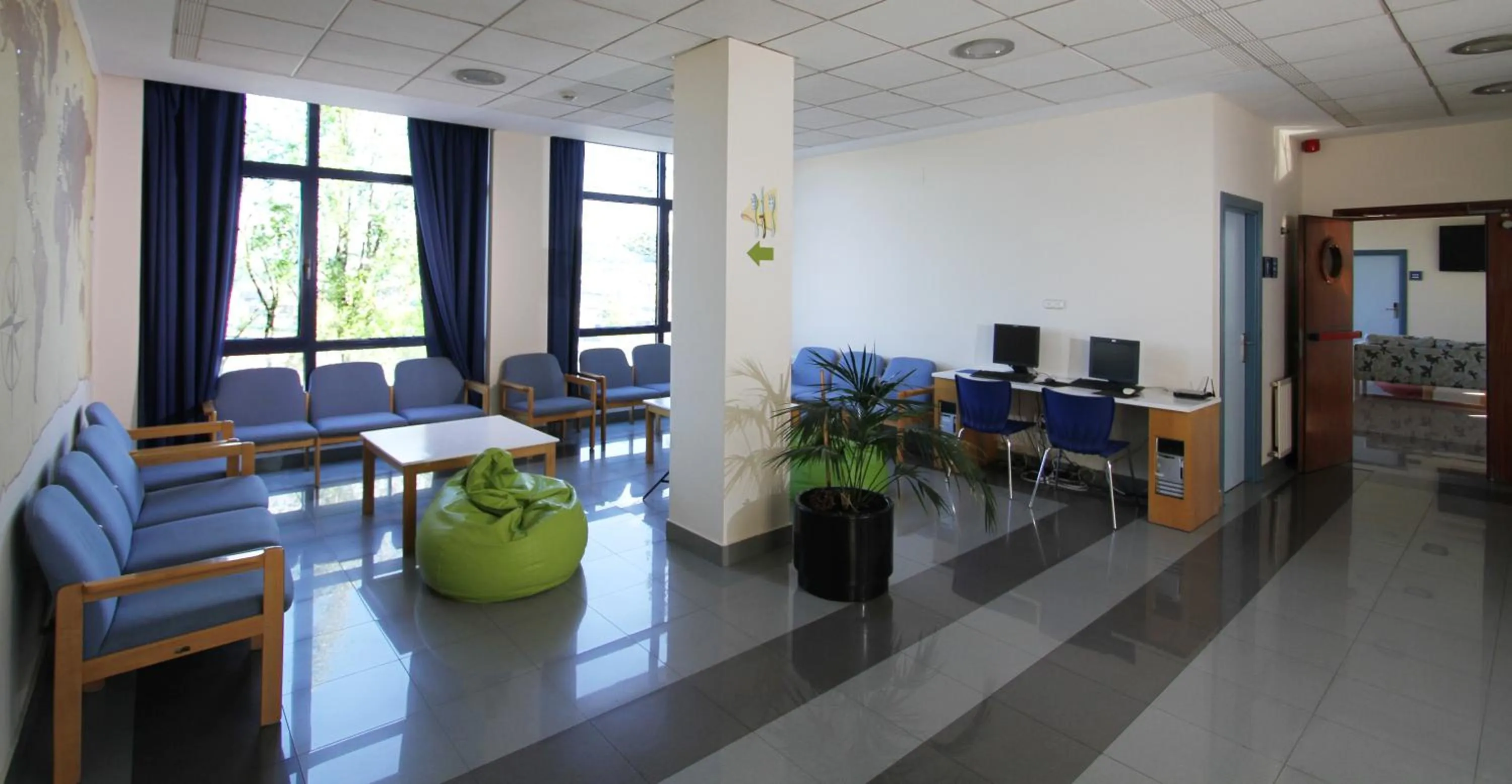 Area and facilities in Bilbao Hostel