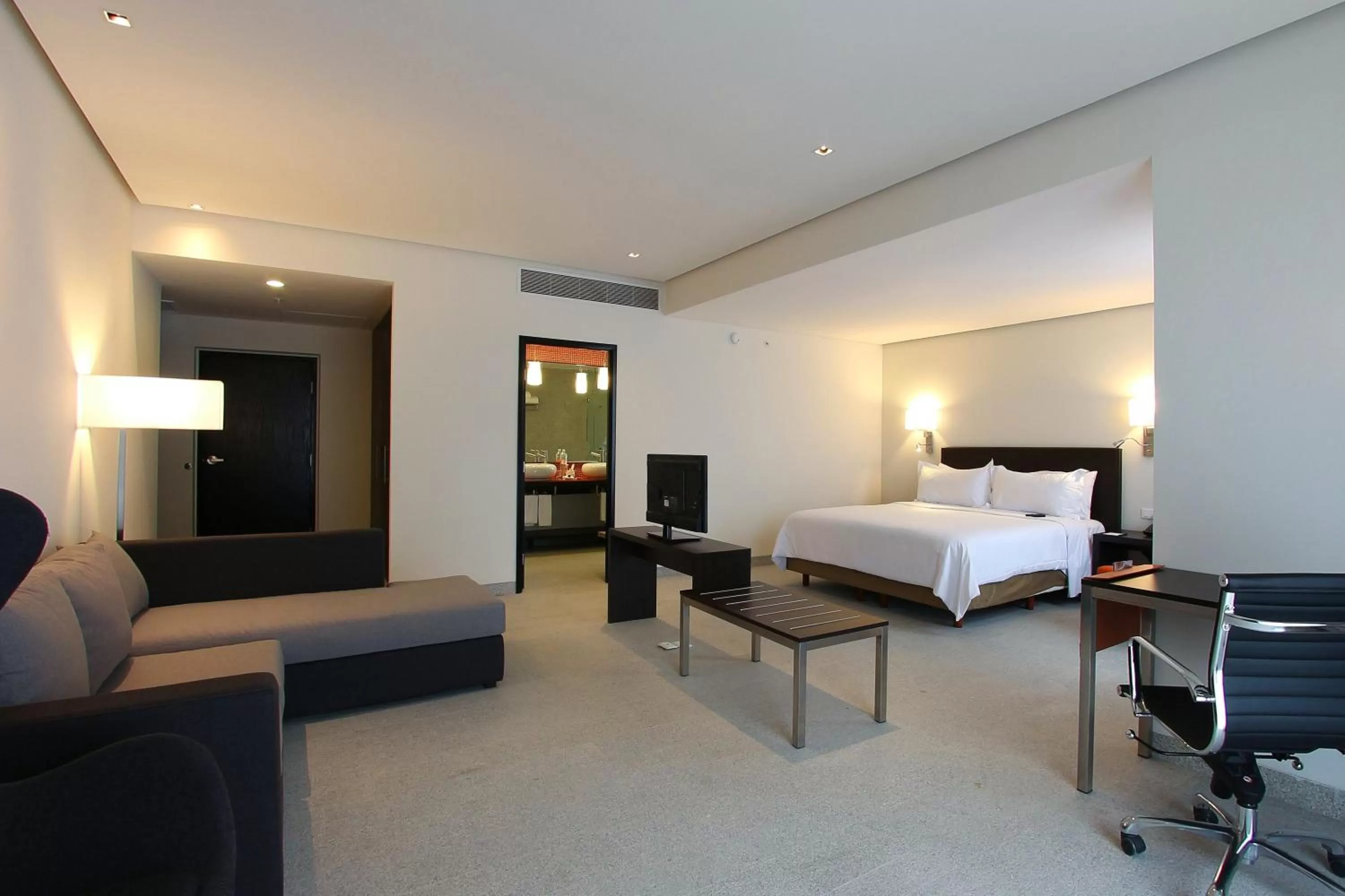 Photo of the whole room, Bed in Fiesta Inn Merida