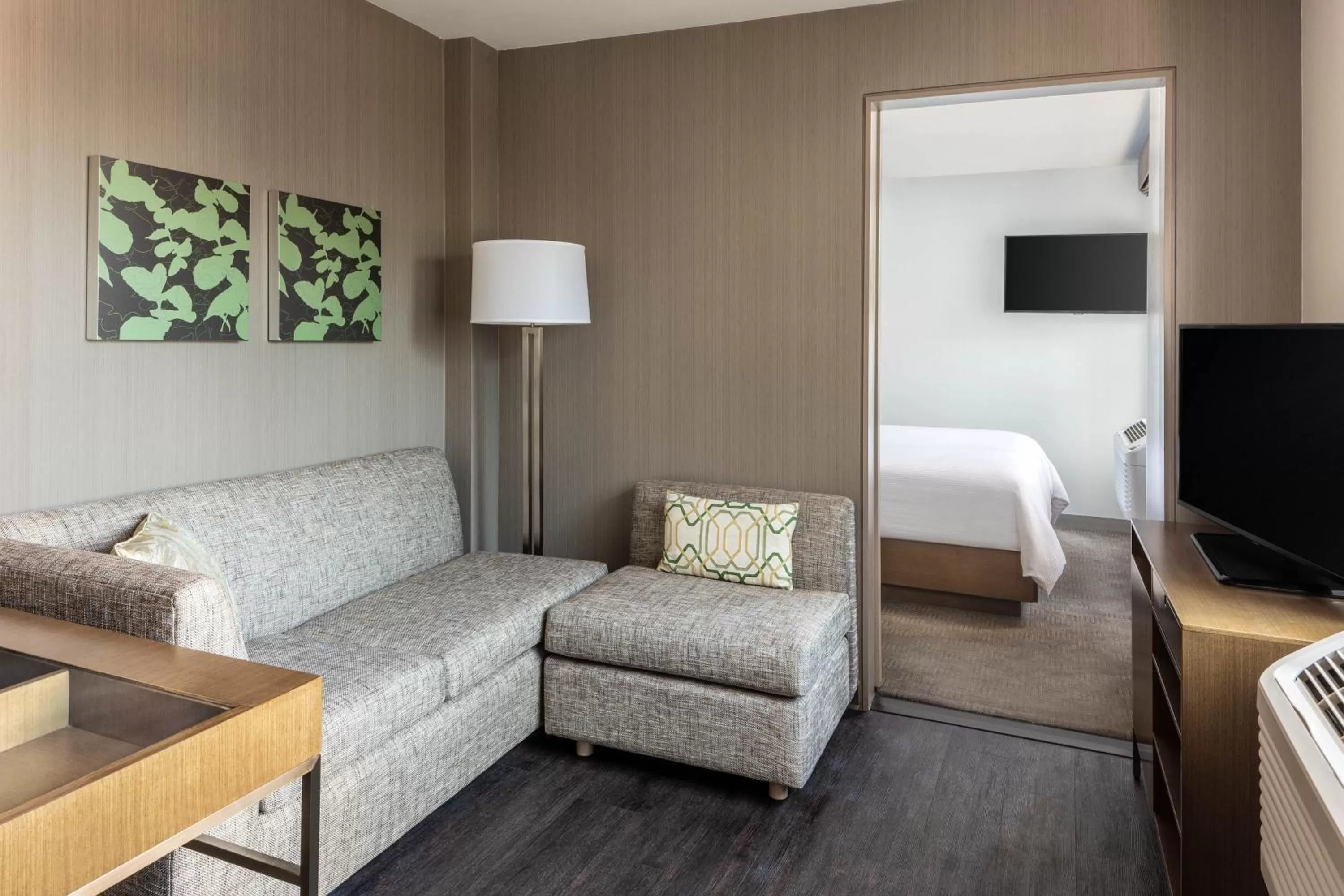 Photo of the whole room, Bed in Element Times Square West