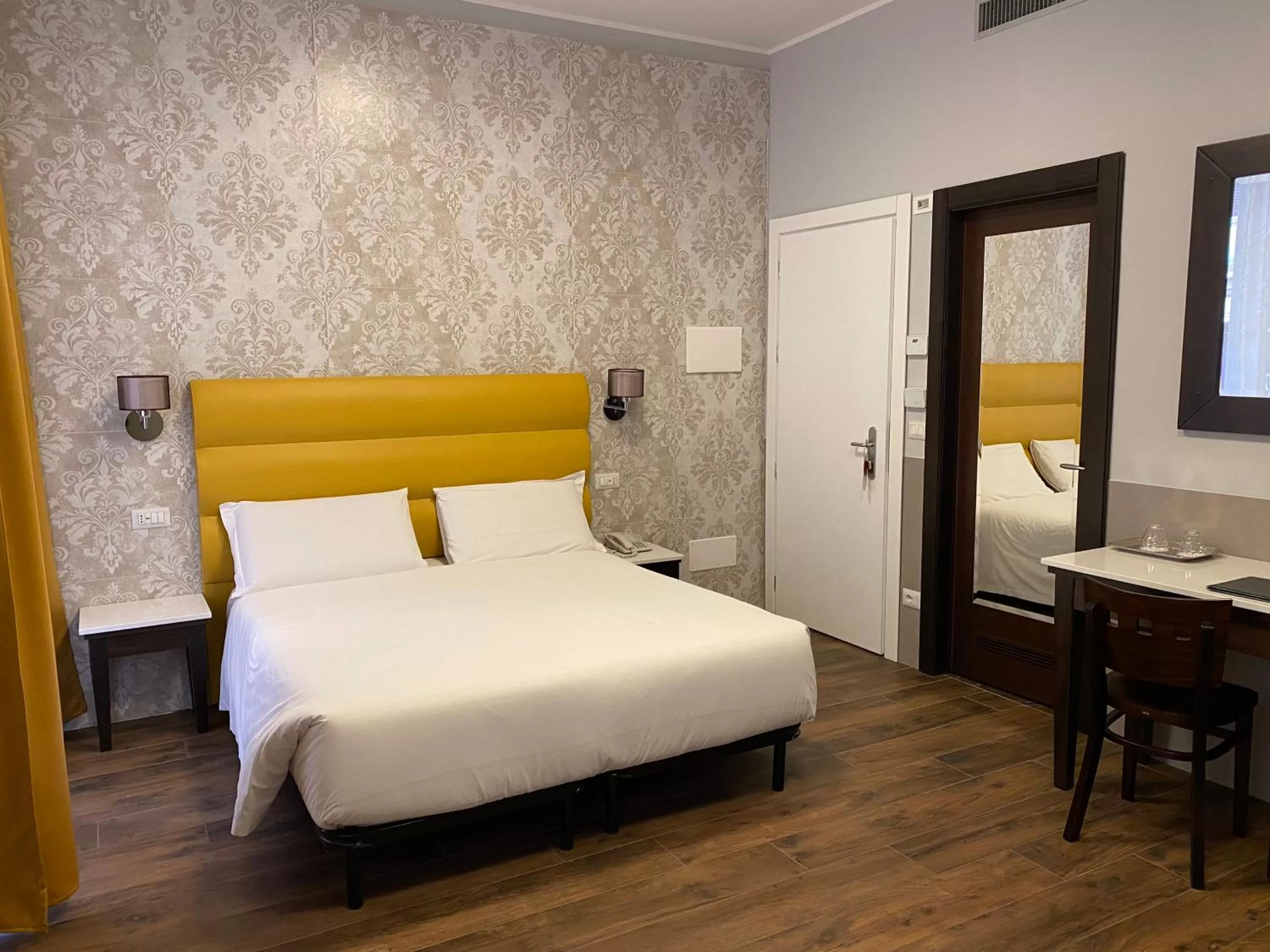 Superior Double or Twin Room in Hotel Virgilio