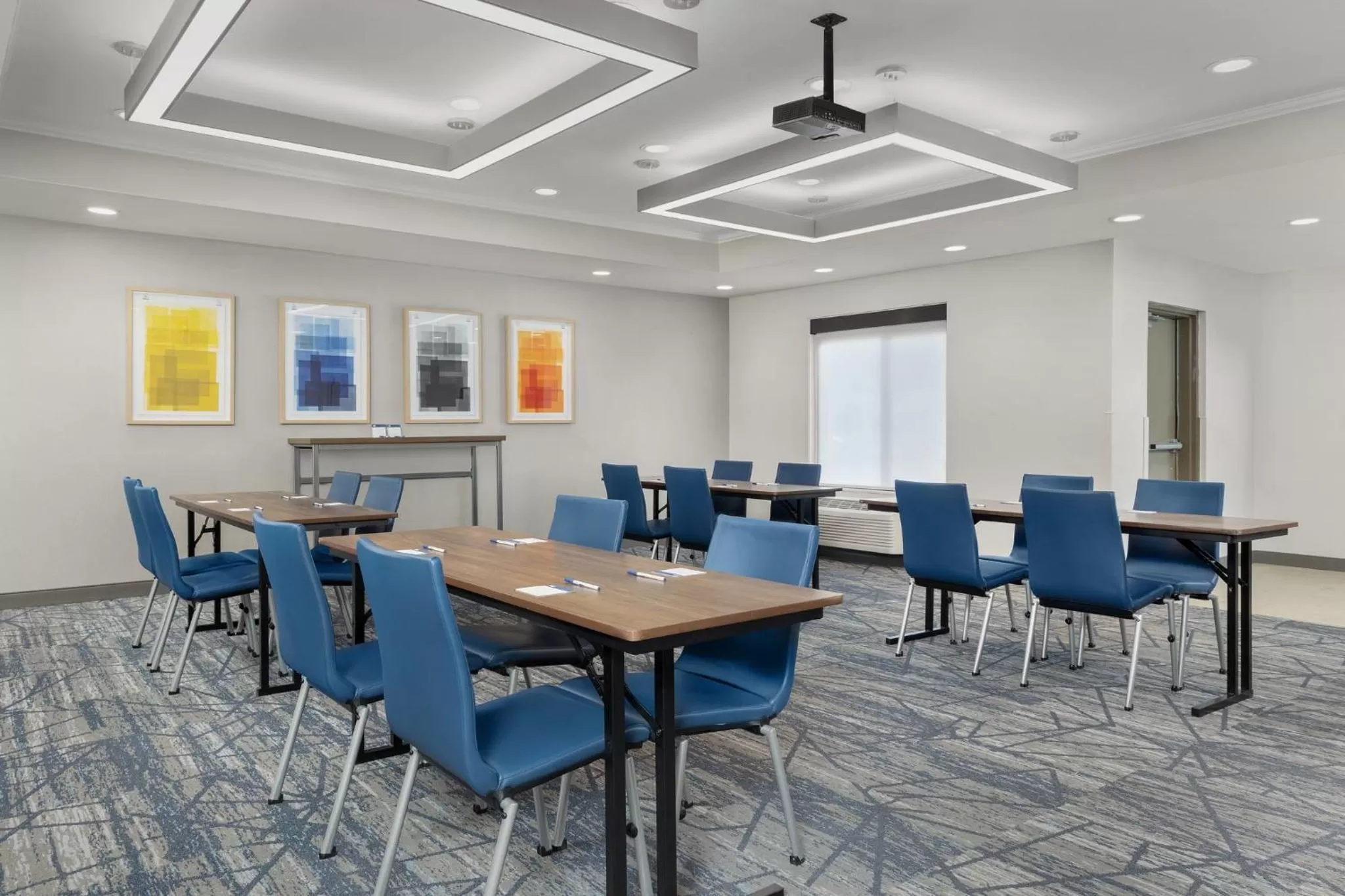 Meeting/conference room in Holiday Inn Express & Suites Superior by IHG