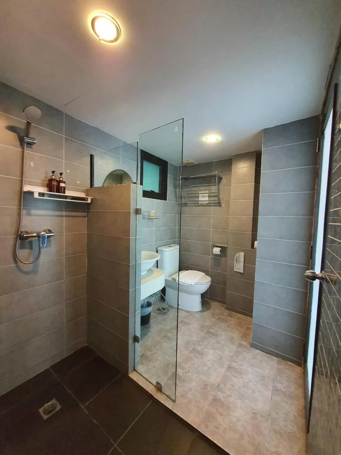 Toilet in Goldenbell Hotel Chiangmai