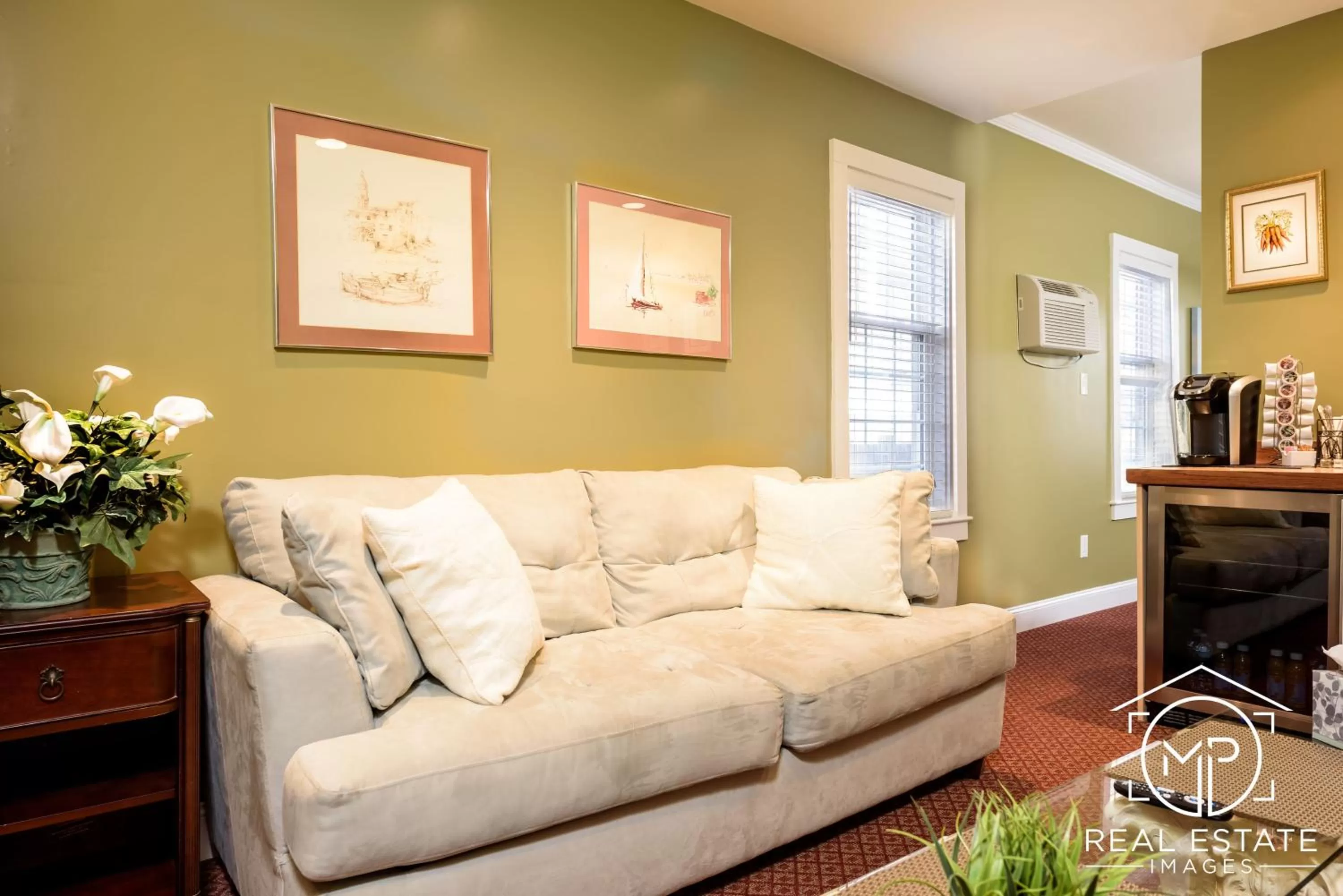 Living room, Seating Area in Bouchard Restaurant & Inn