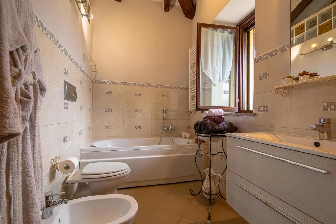 Hot Tub in La Valle B&B