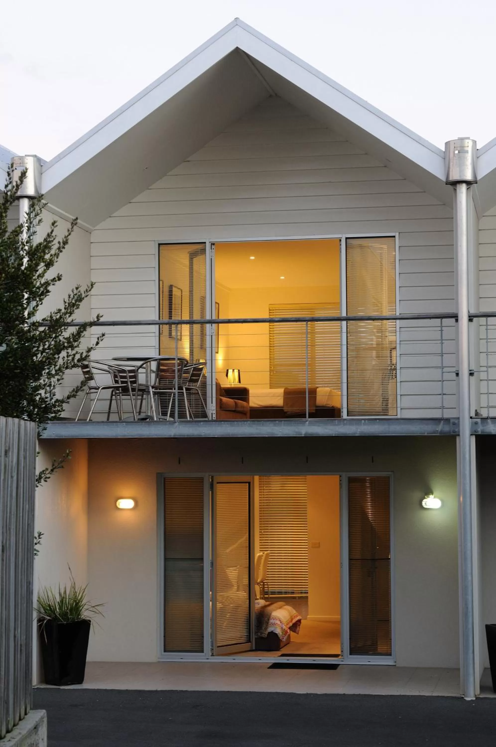 Facade/entrance in Ashmont Motel and Apartments