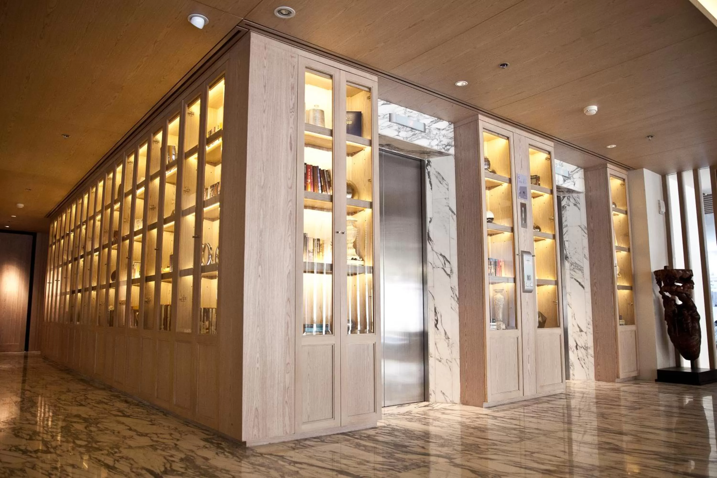 Library in Arcadia Suites Bangkok