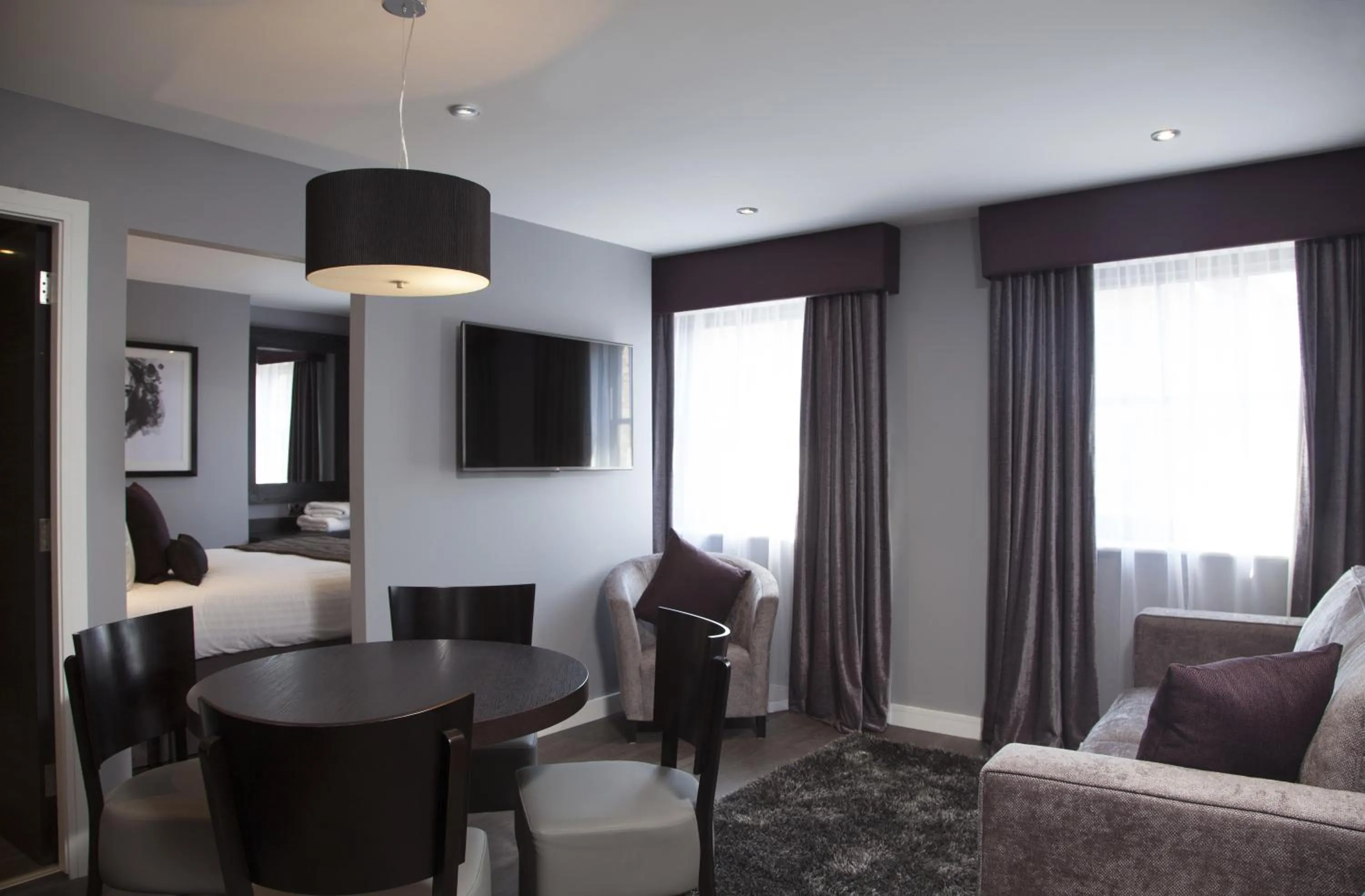 TV and multimedia, Bed in EPIC Apart Hotel - Duke Street