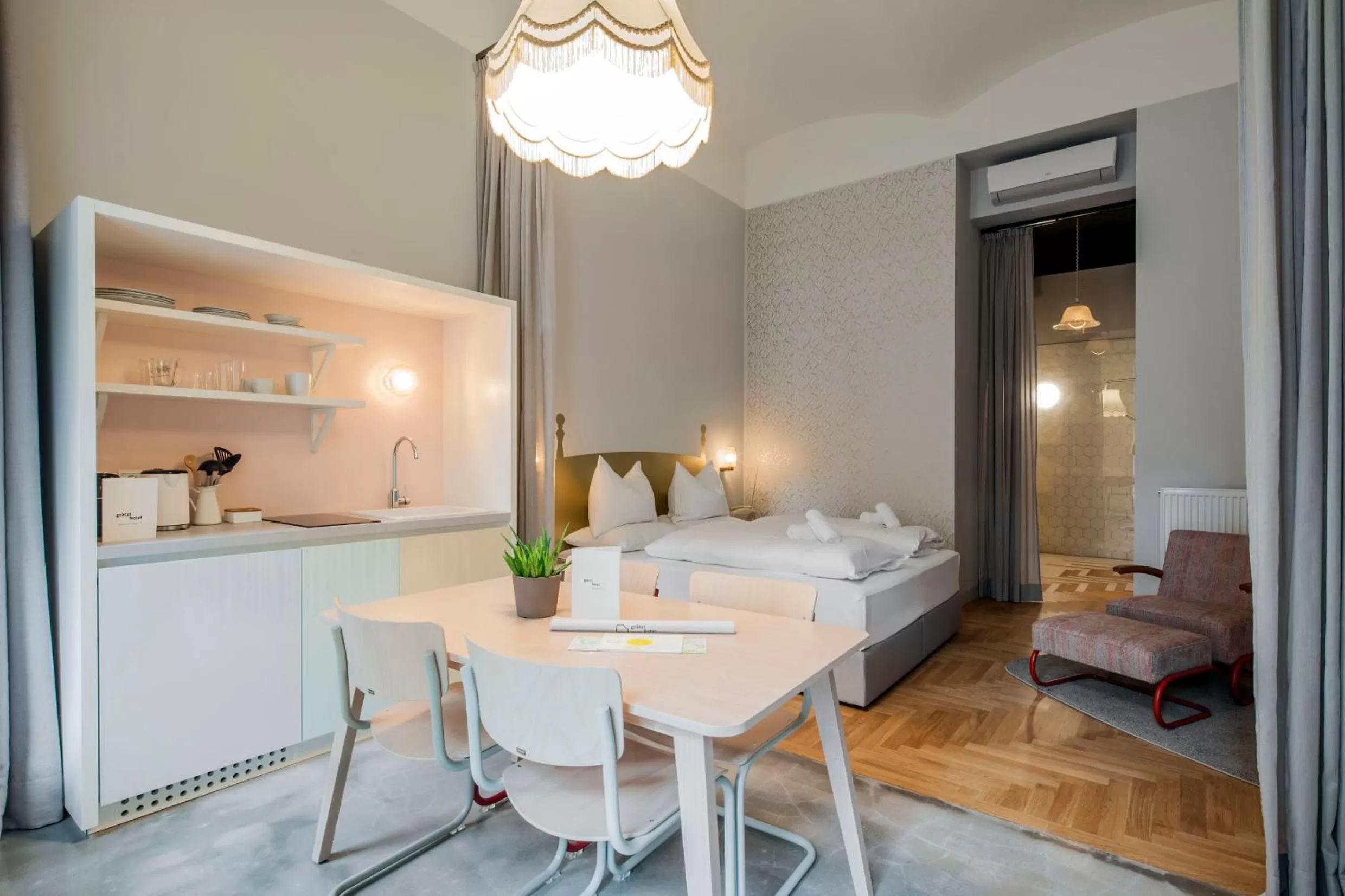 Kitchen or kitchenette in grätzlhotel Karmelitermarkt