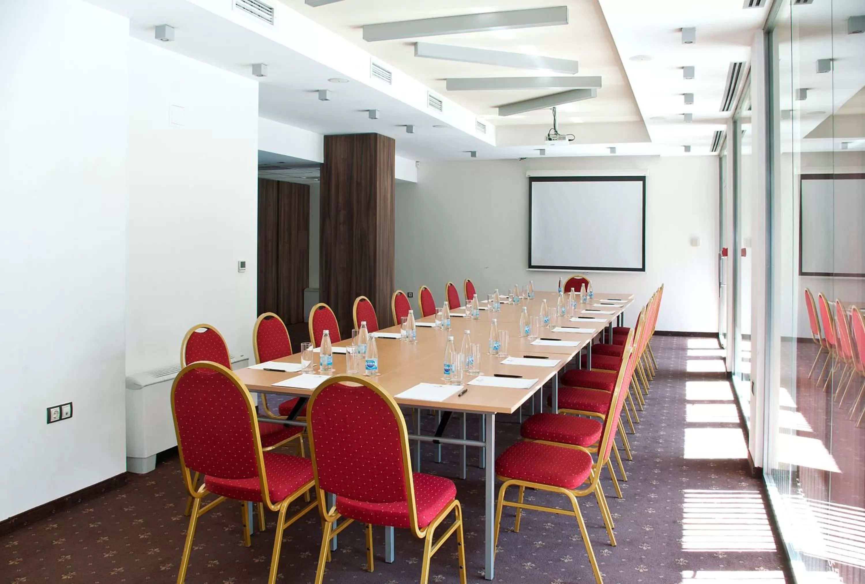 Business facilities in Budapest Hotel - Free Parking